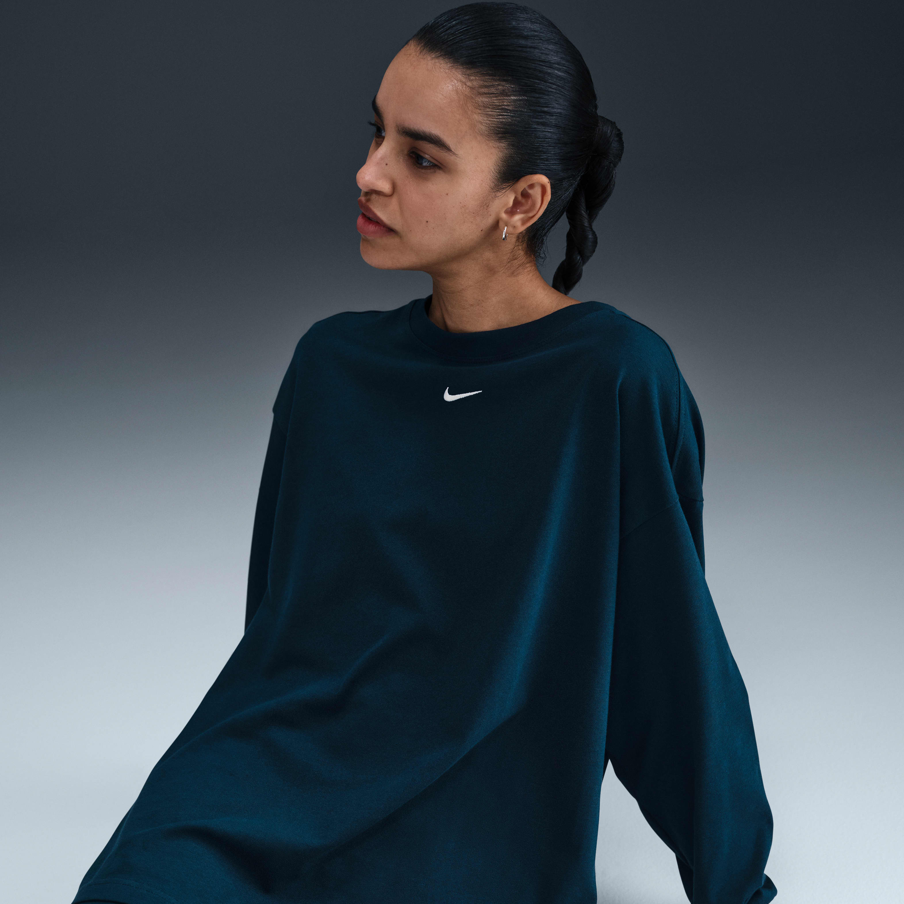 Nike Sportswear Essential Women's Oversized Long-Sleeve T-Shirt