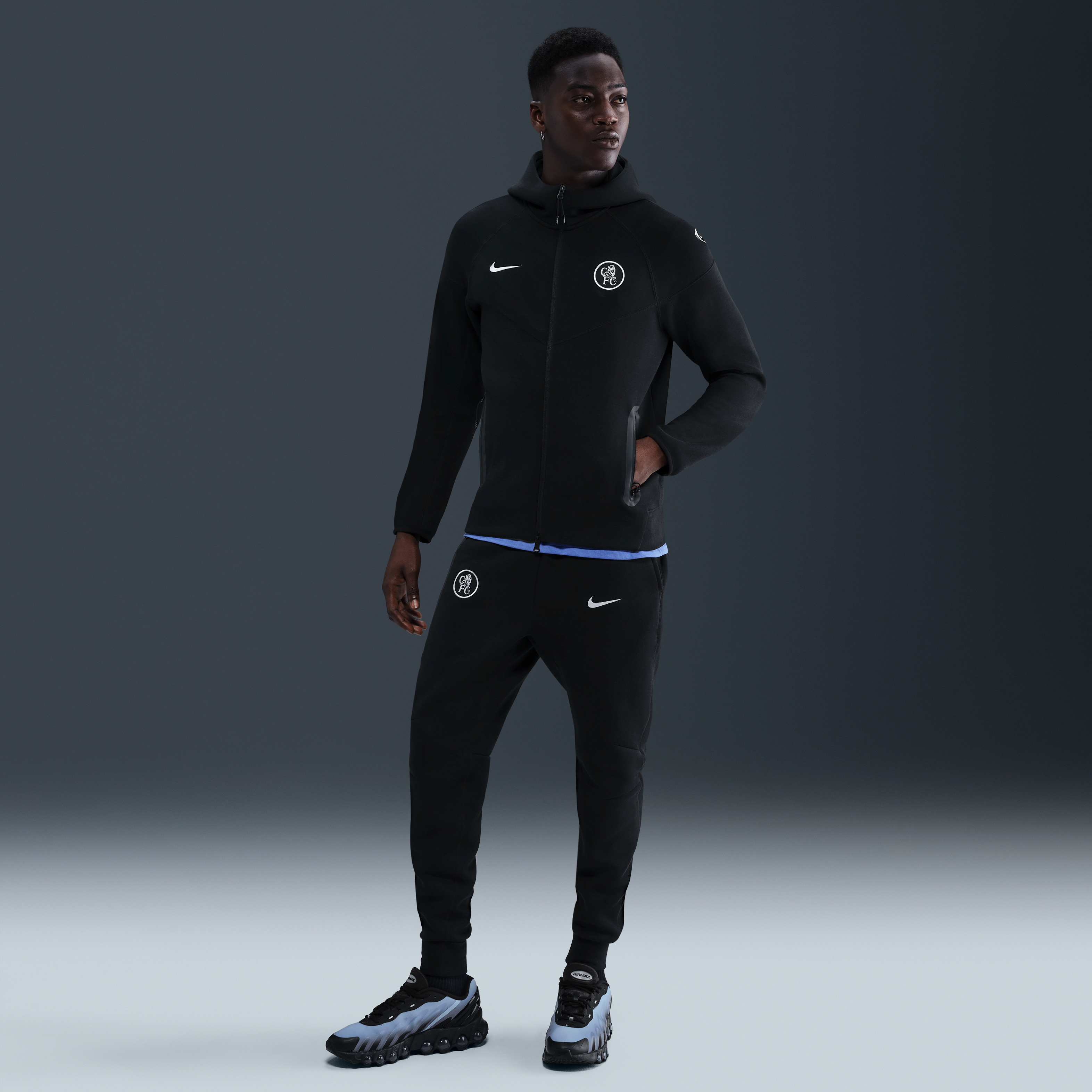 Chelsea FC Tech Windrunner Men's Nike Total 90 Soccer Fleece Full-Zip Jacket