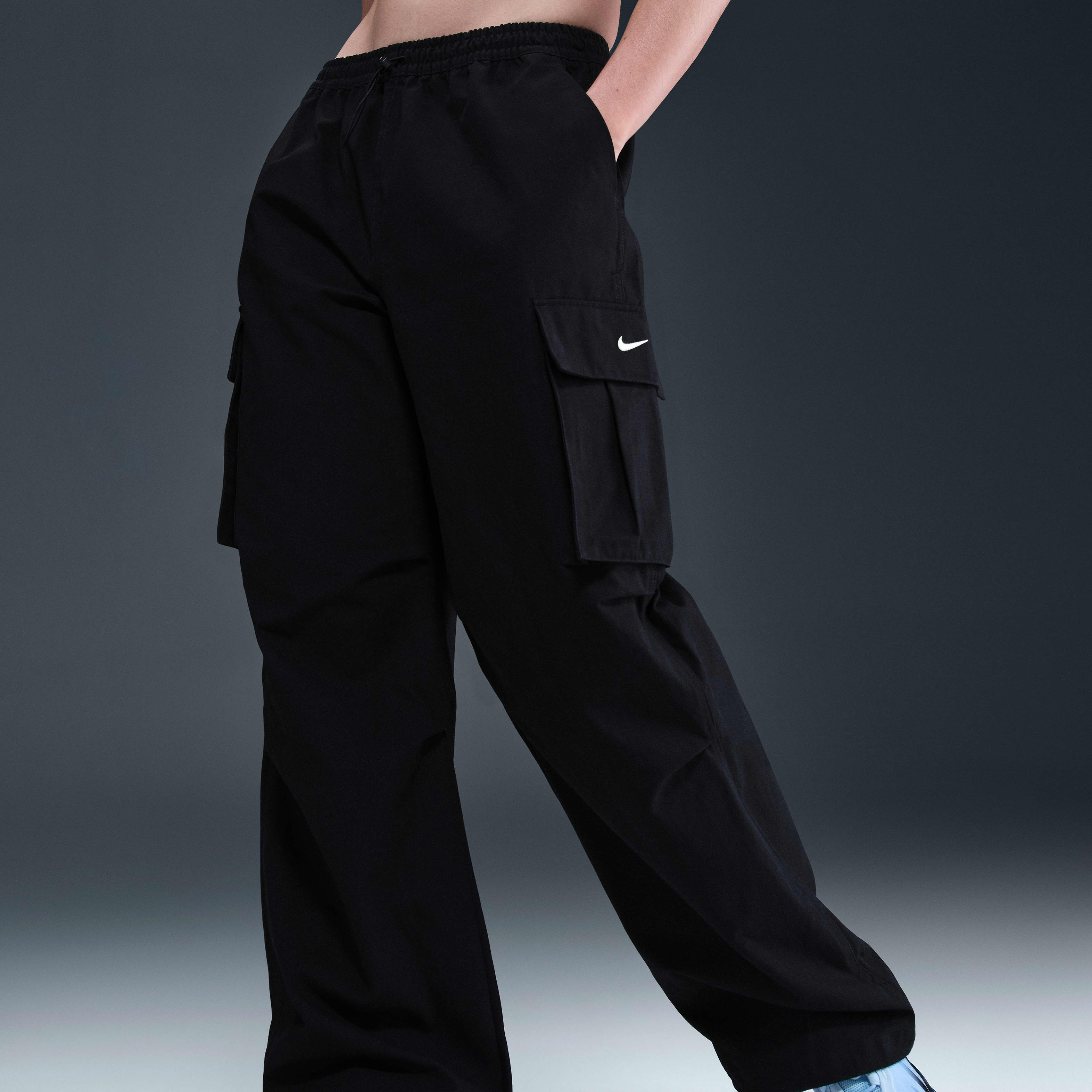 Nike Sportswear Women's Mid-Rise Oversized Woven Cargo Pants