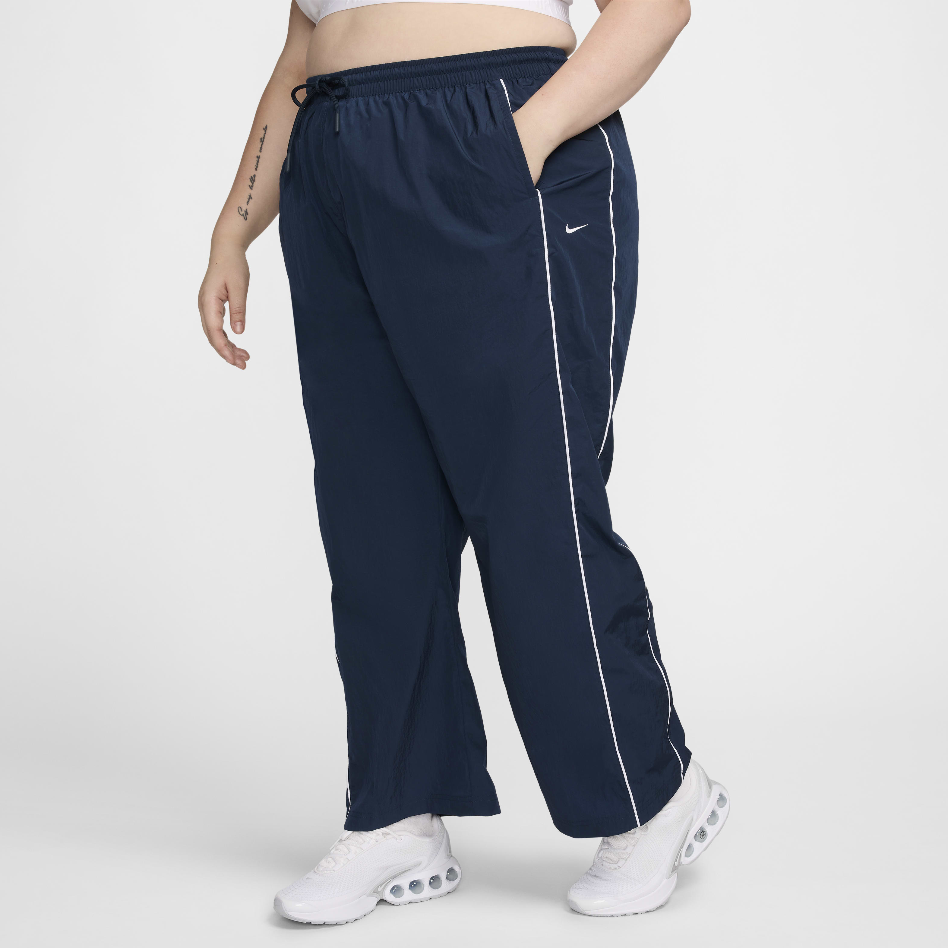 Nike Windrunner Women's High-Waisted Woven Open-Hem Pants (Plus Size)