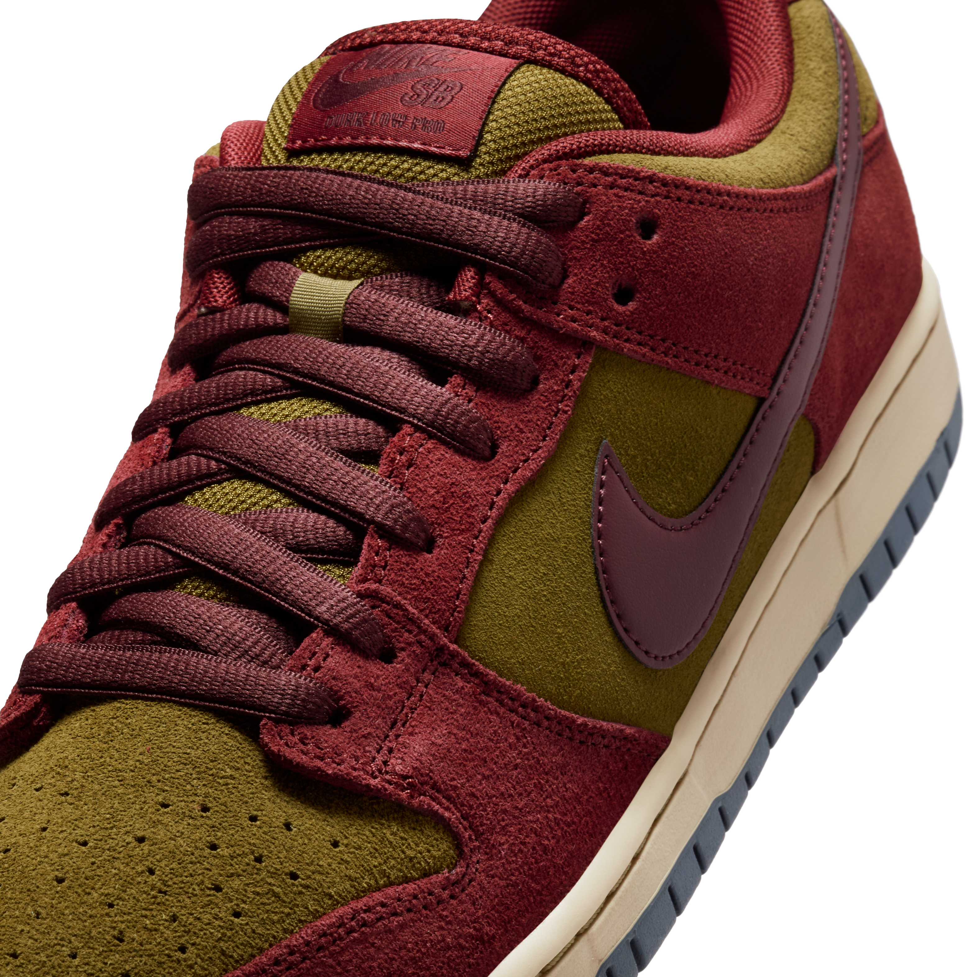 Nike SB Dunk Low Pro Skate Shoes