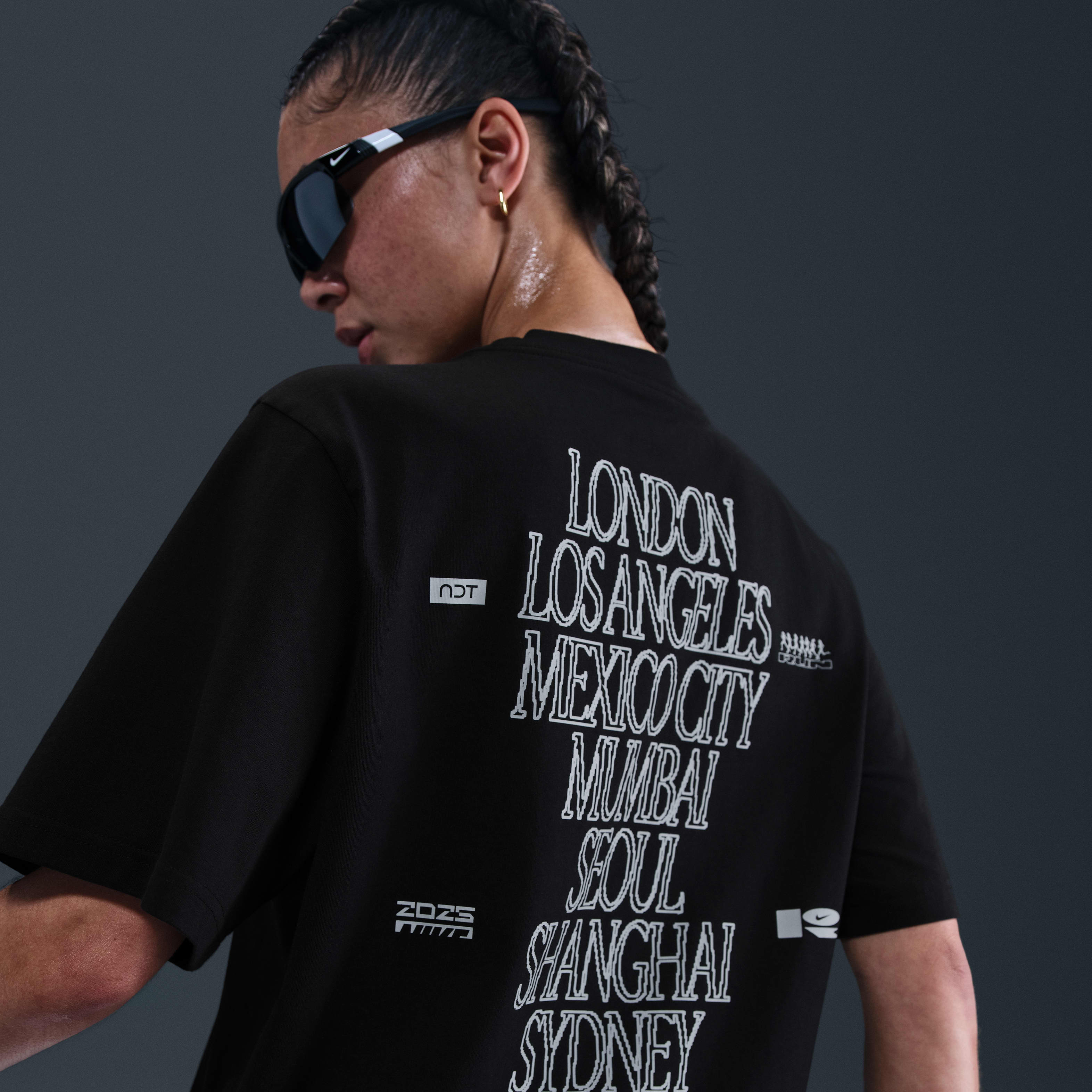 Nike After Dark Tour Women's Loose Short-Sleeve T-Shirt