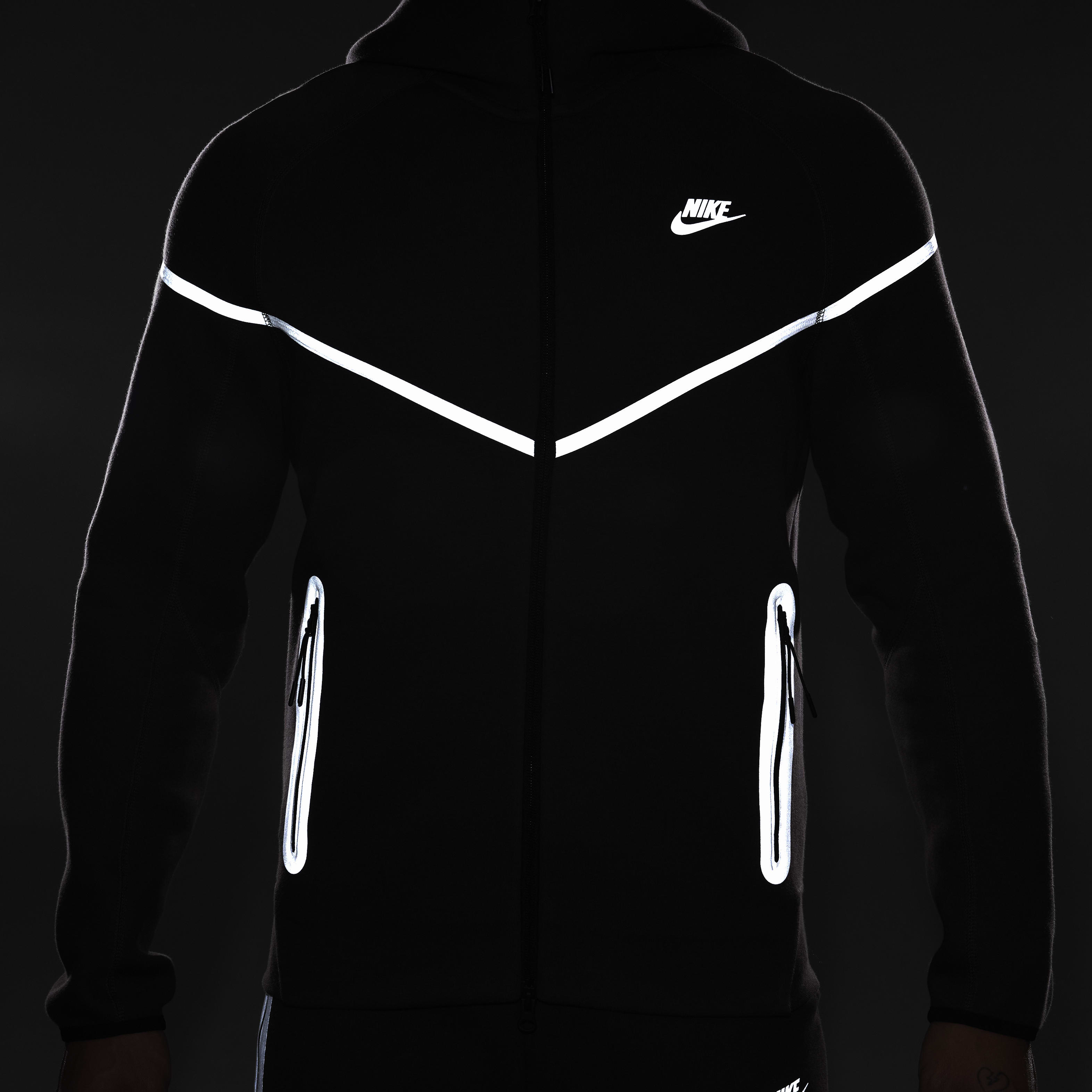 Nike Tech Windrunner Men's Reflective Details Fleece Full-Zip Jacket