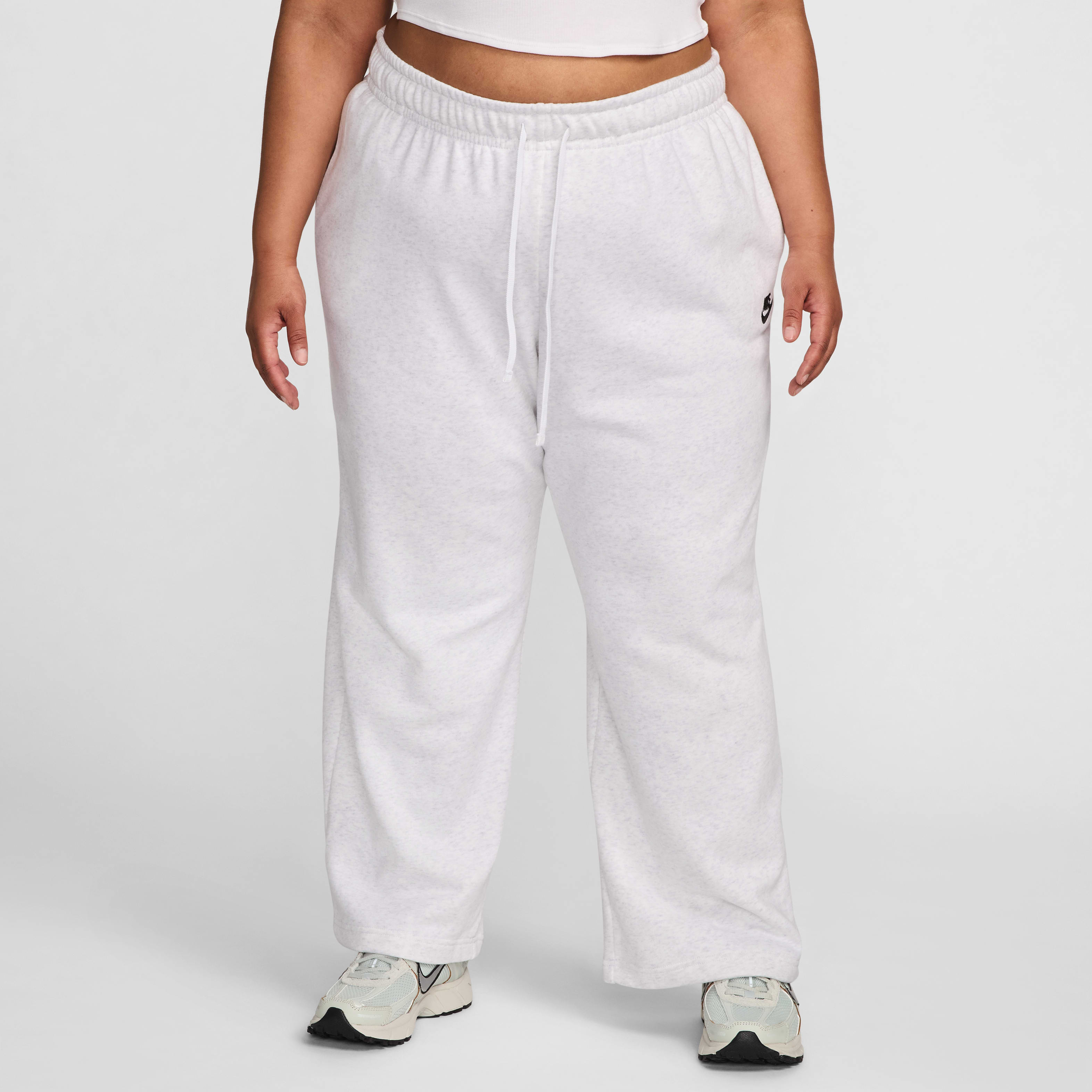 Nike Sportswear Club Fleece Women's Mid-Rise Wide-Leg Sweatpants (Plus Size)