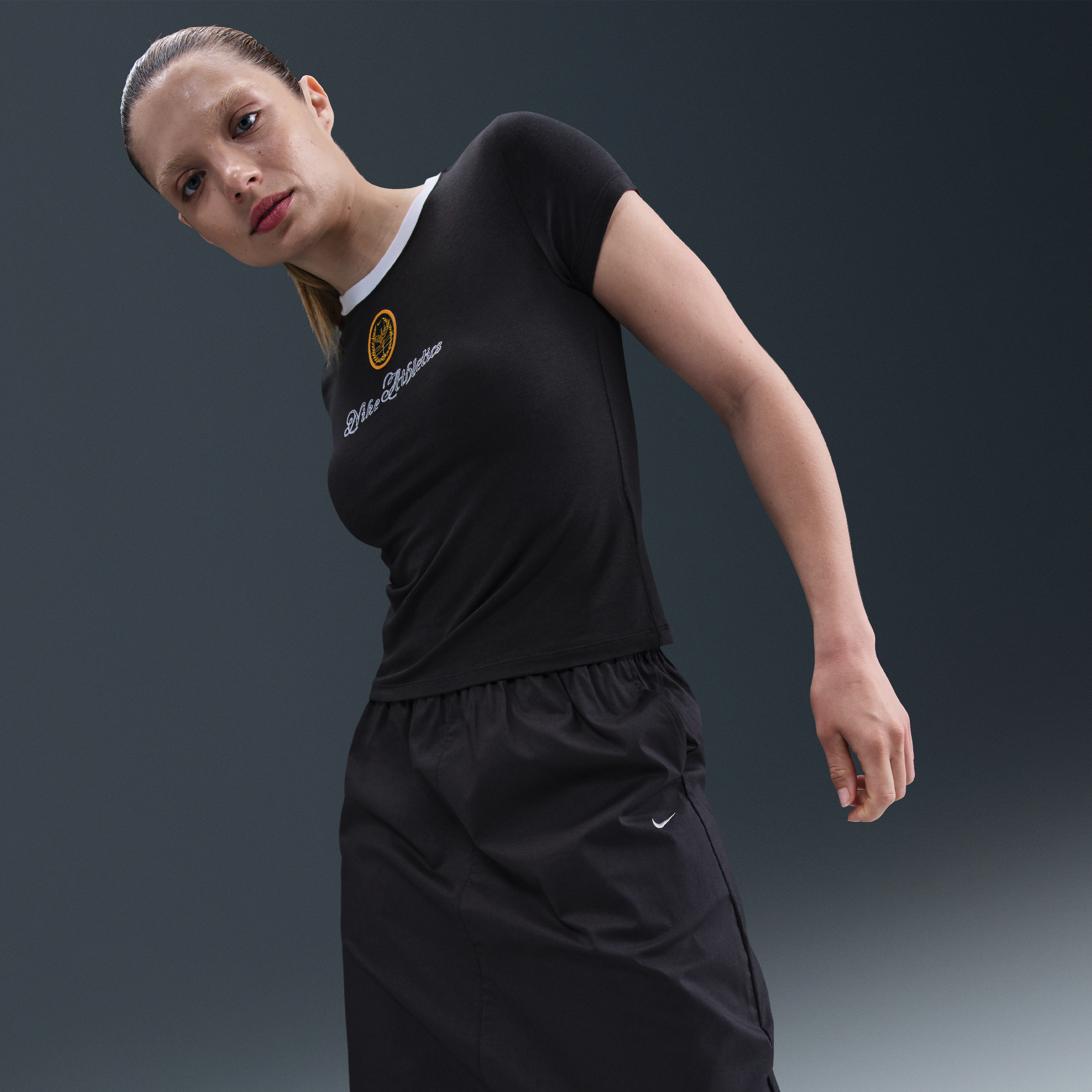 Nike Sportswear Chill Knit Women's Slim Cropped Graphic T-Shirt