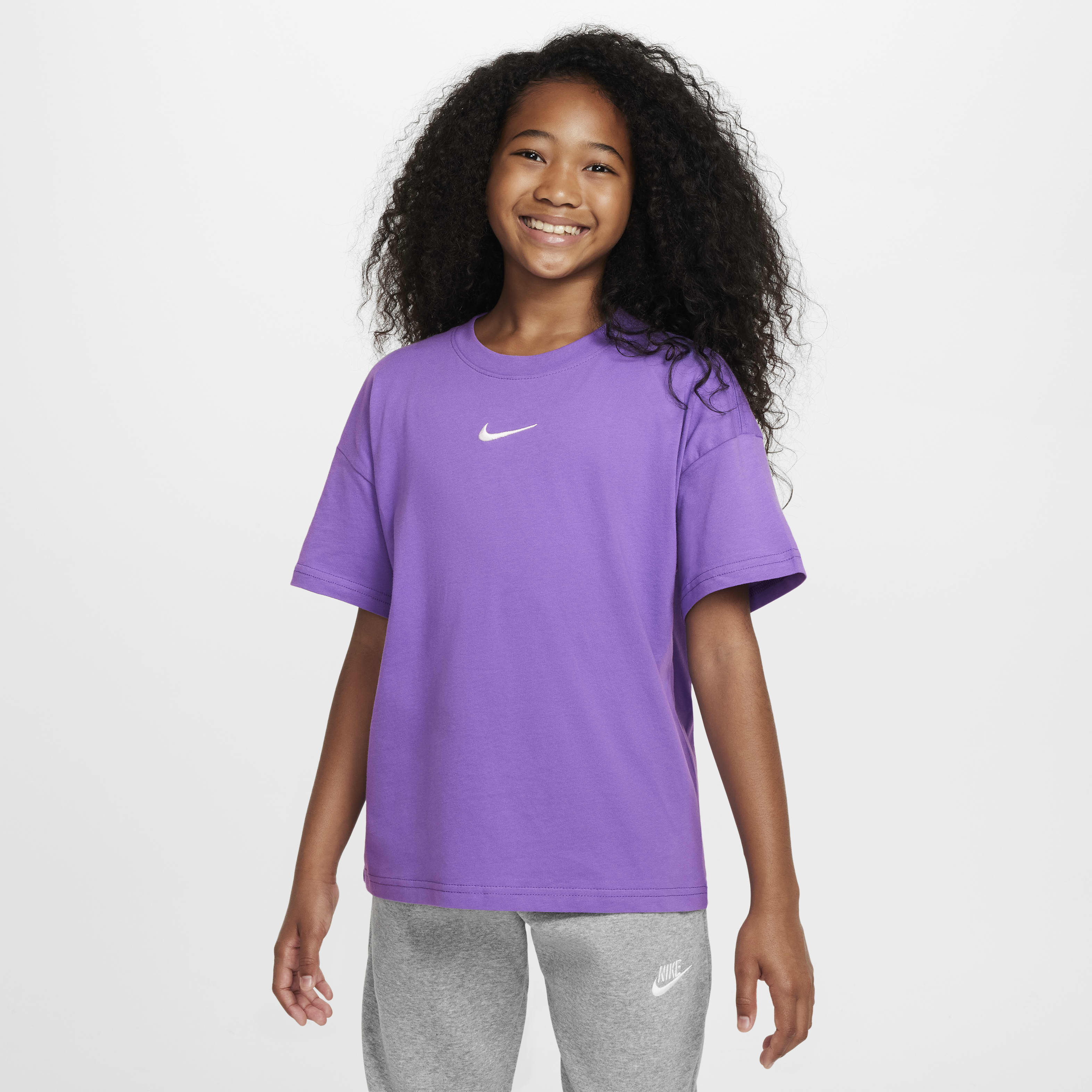 Nike Sportswear Essential Big Kids' (Girls') T-Shirt