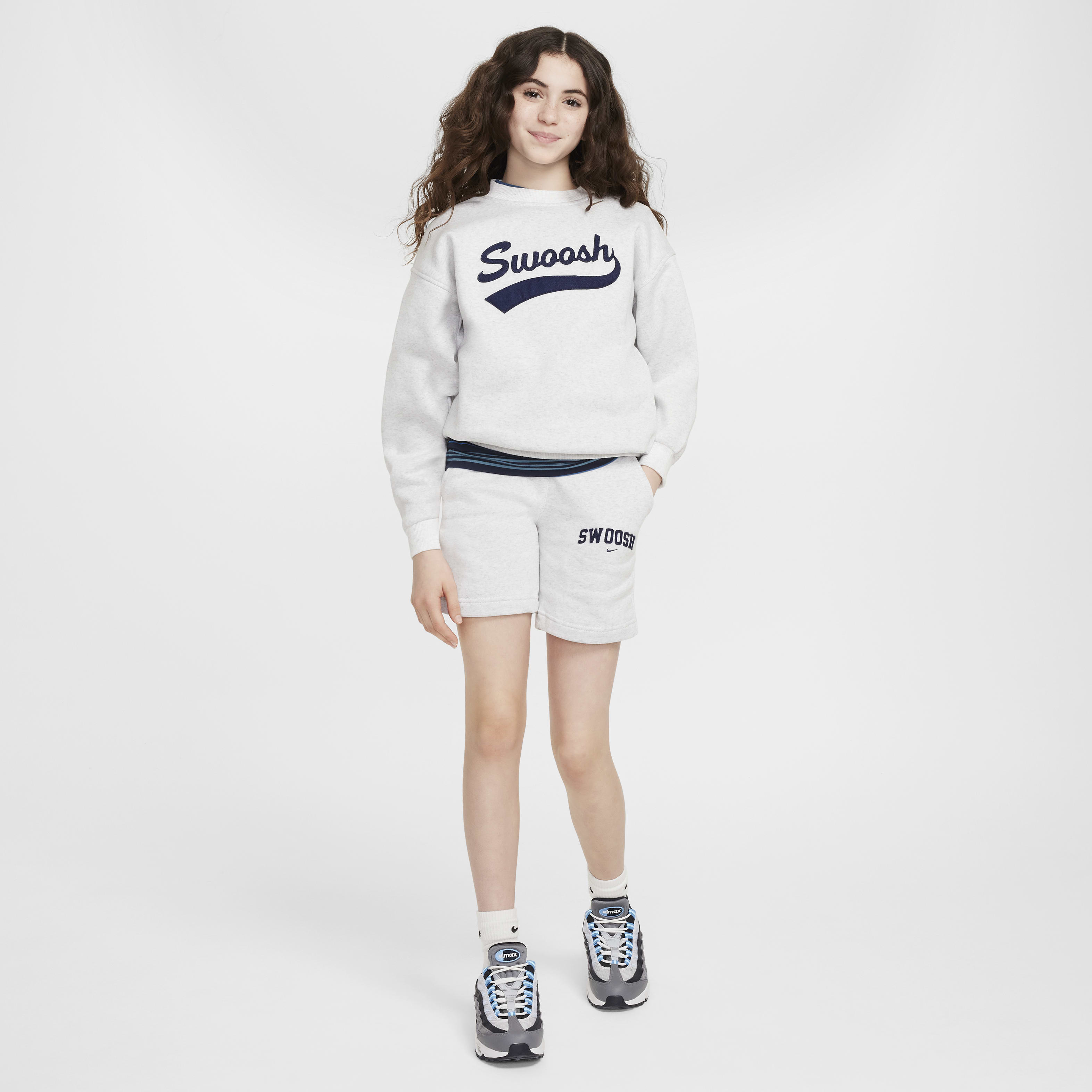 Nike Sportswear Club Fleece Big Kids' (Girls') Oversized Crew-Neck Sweatshirt