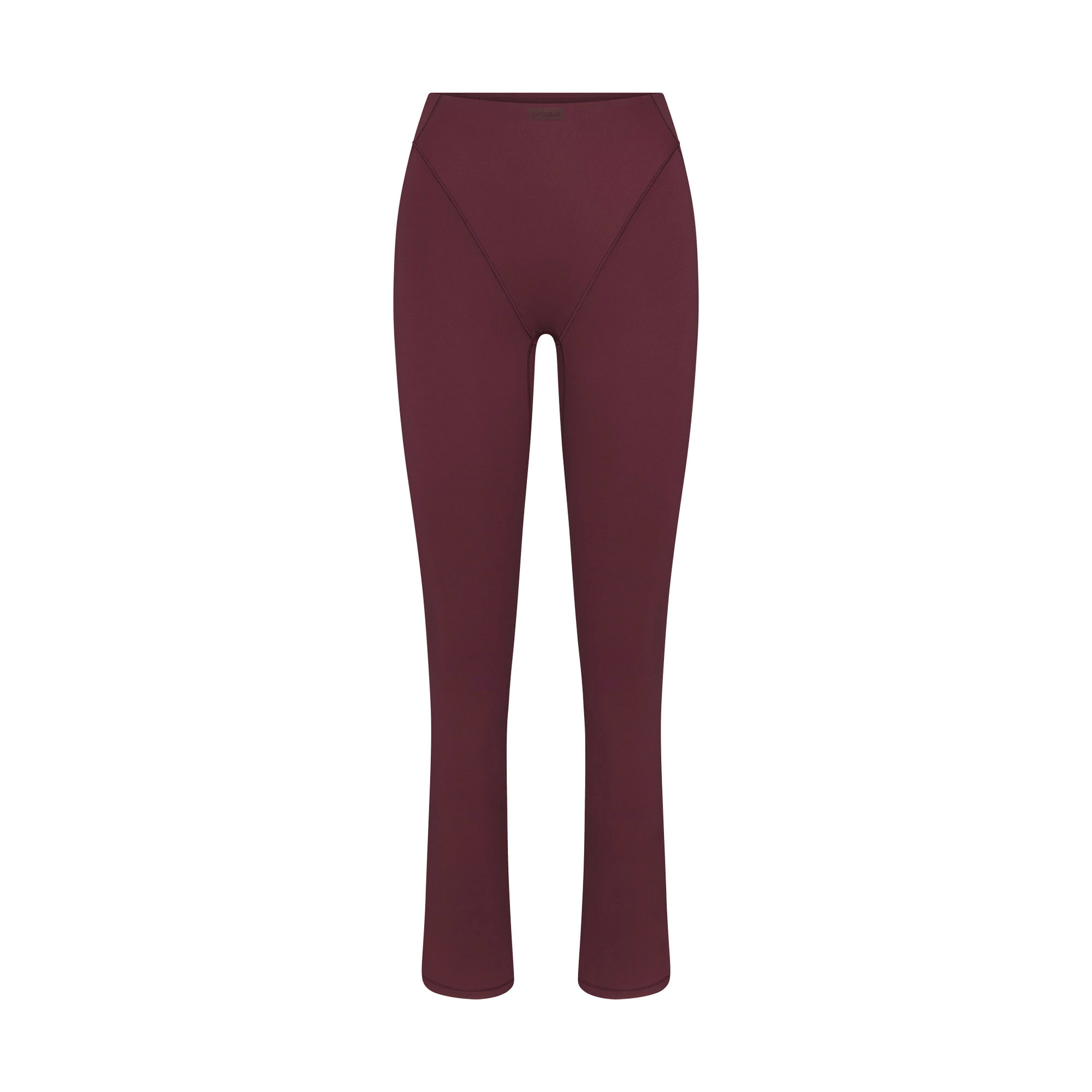NikeSKIMS Matte Women's High-Waisted V-Panel Straight Leggings