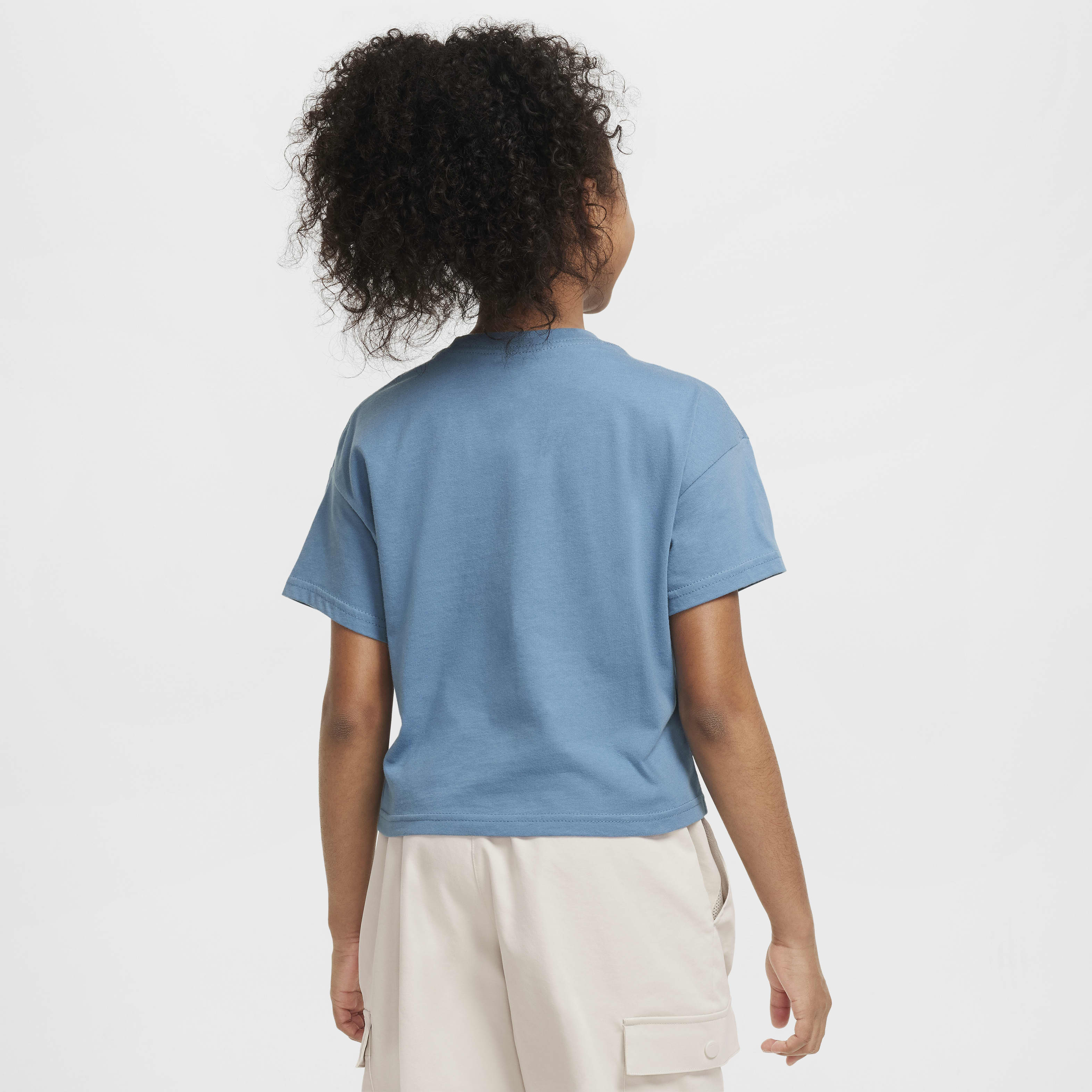 Nike Sportswear Essential Big Kids' (Girls') T-Shirt