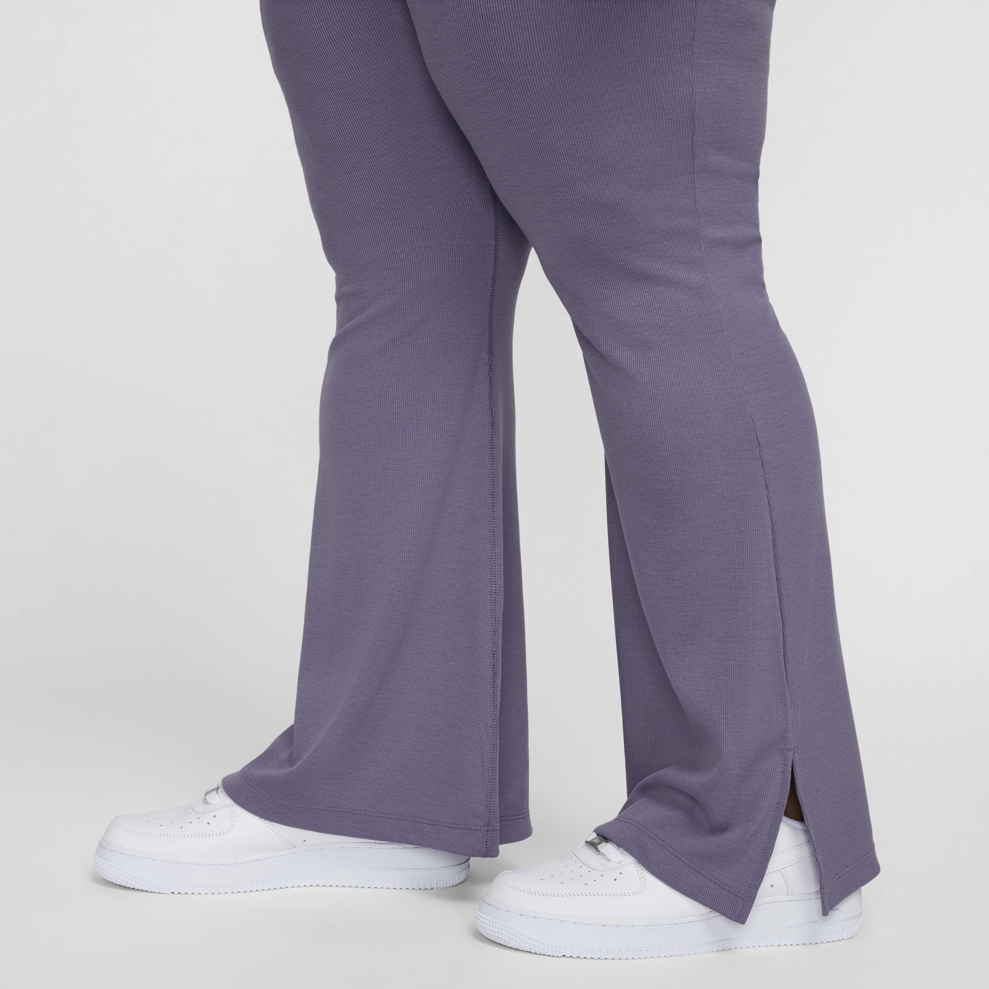 Nike Sportswear Chill Knit Women's Tight Mini-Rib Flared Leggings (Plus Size)