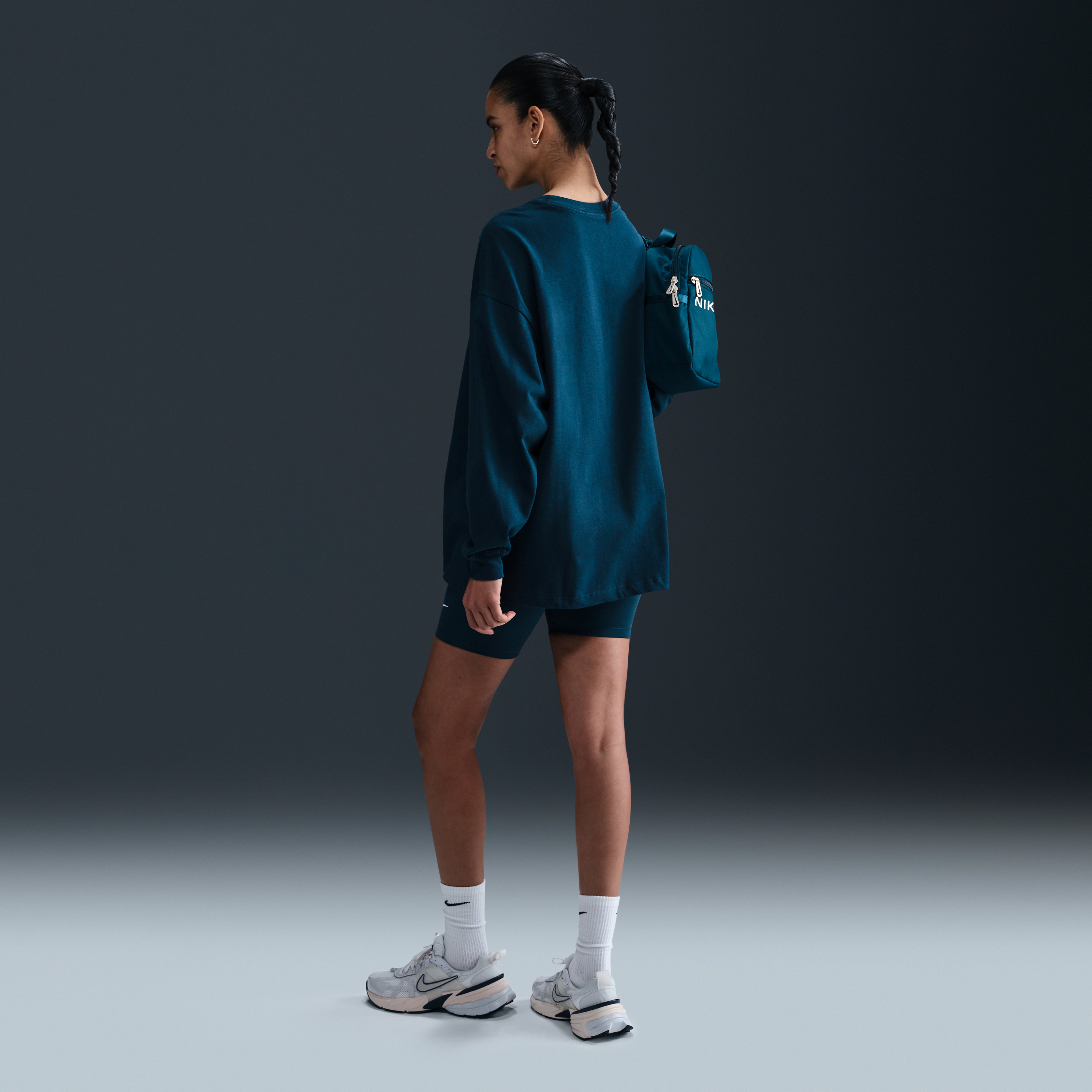 Nike Sportswear Essential Women's Oversized Long-Sleeve T-Shirt