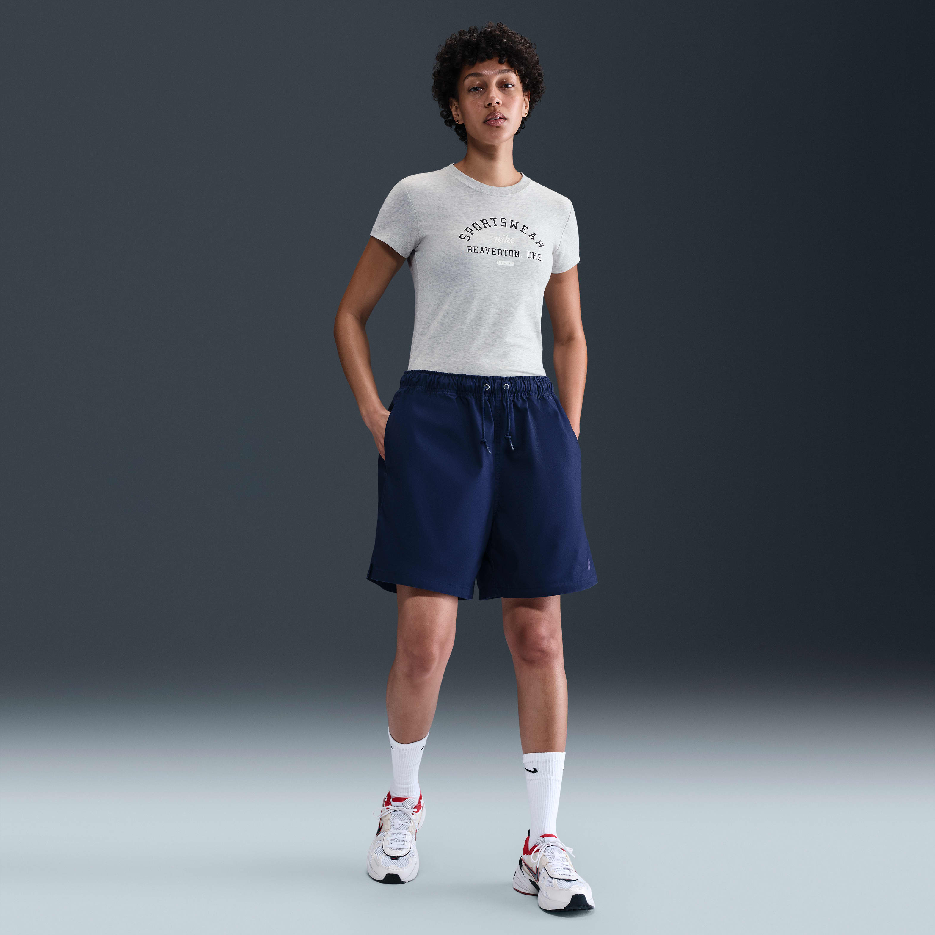 Nike Sportswear Phoenix Women's Slim Short-Sleeve T-Shirt