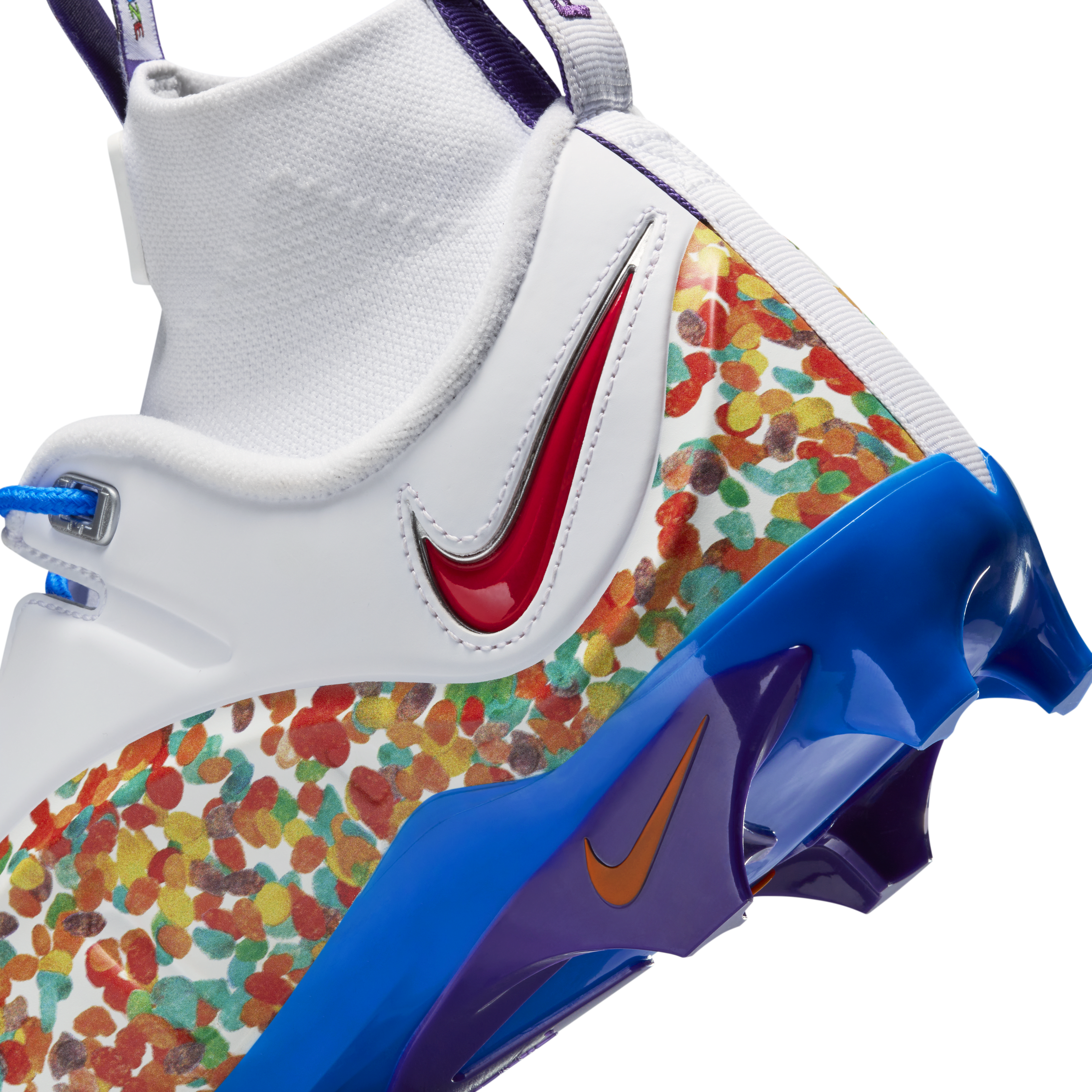 LeBron IV Menace 3 Football Cleats