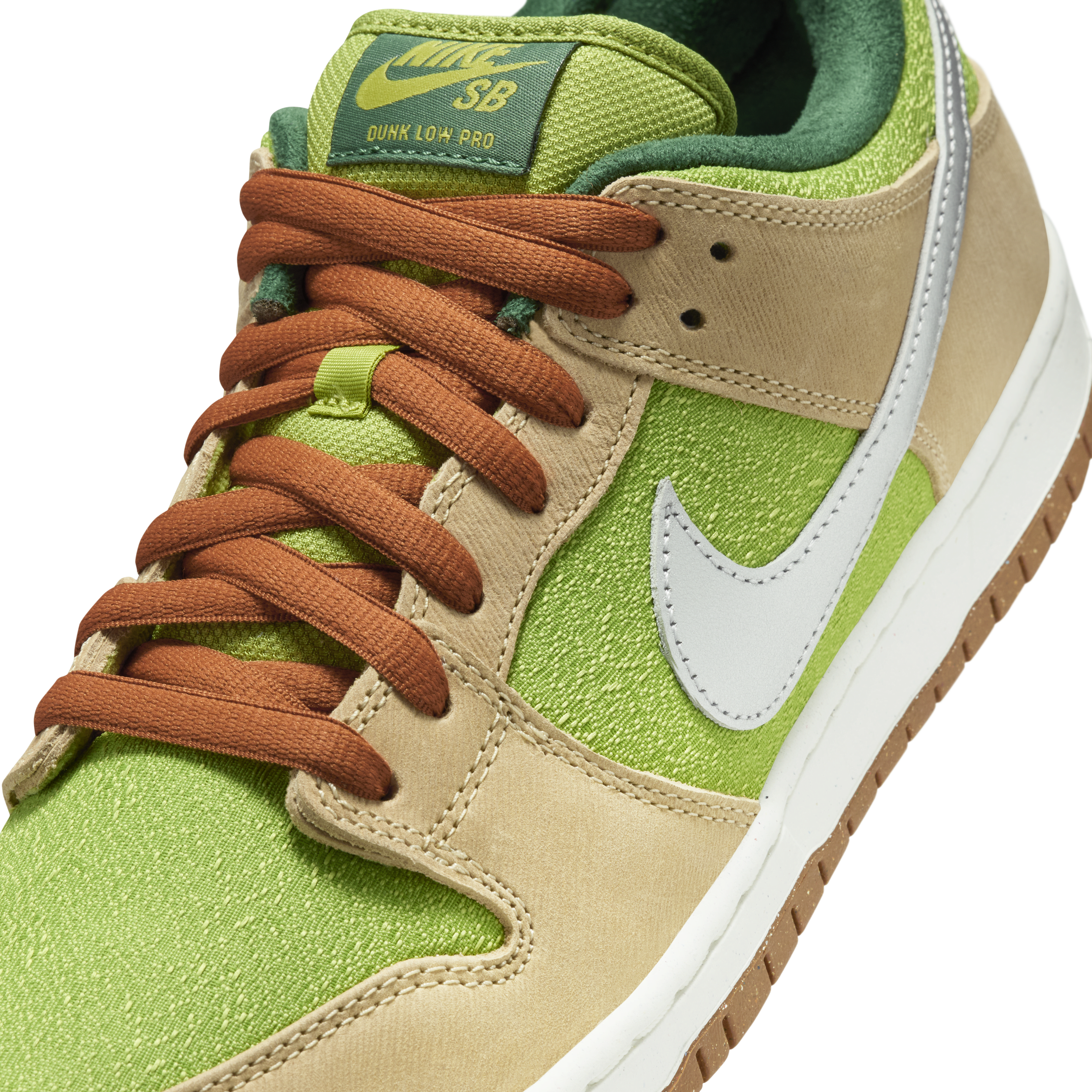 Nike SB Dunk Low Pro Skate Shoes