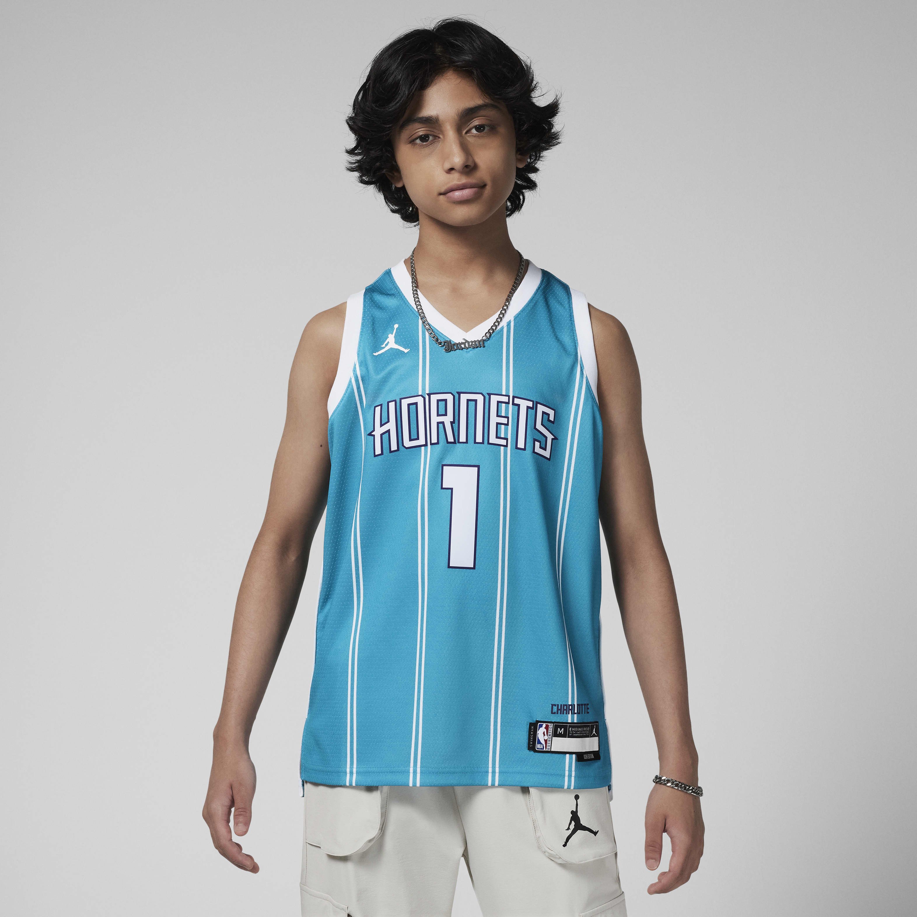 basketball player ball hornets jersey