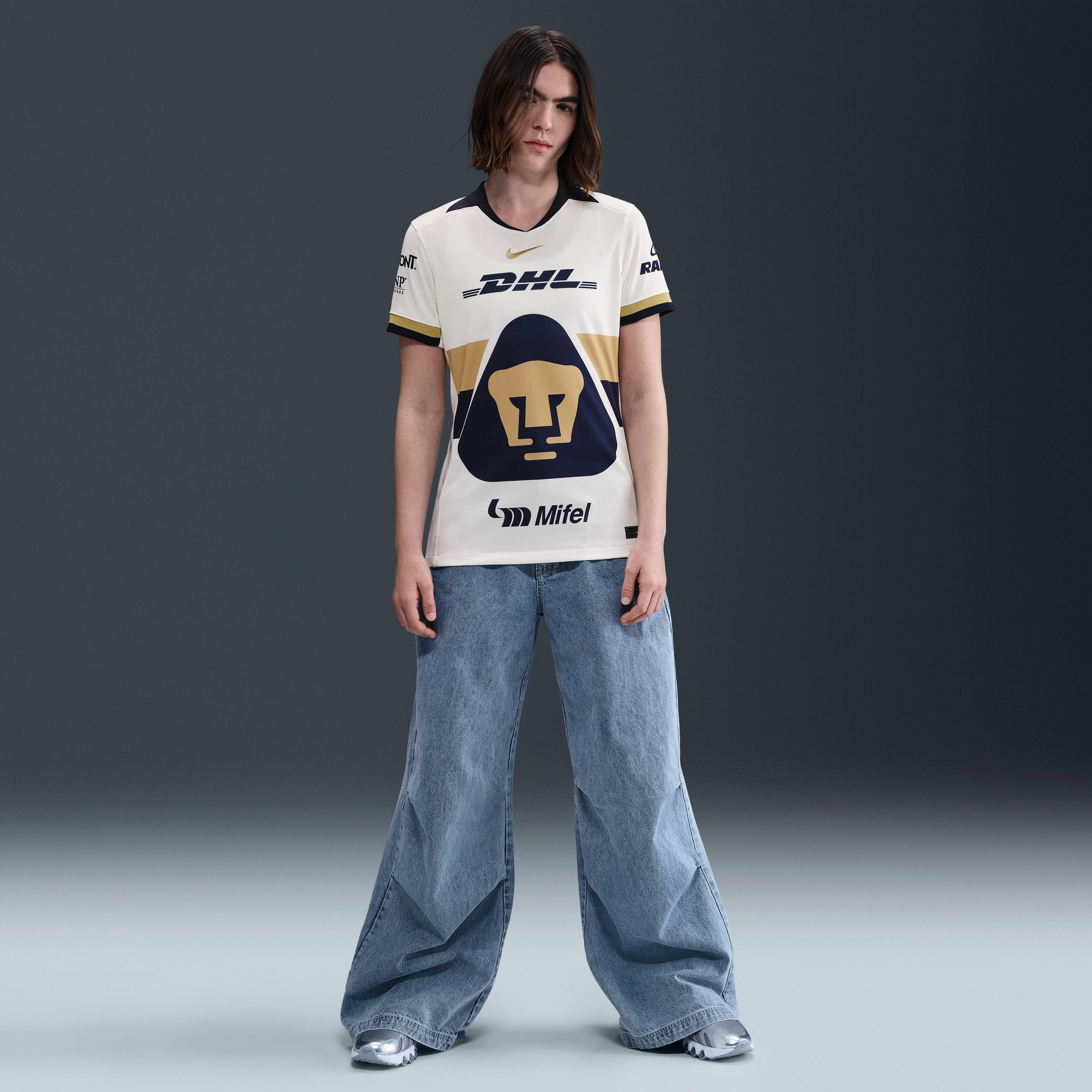 Pumas UNAM 2025/26 Stadium Home Women's Nike Dri-FIT Soccer Replica Jersey