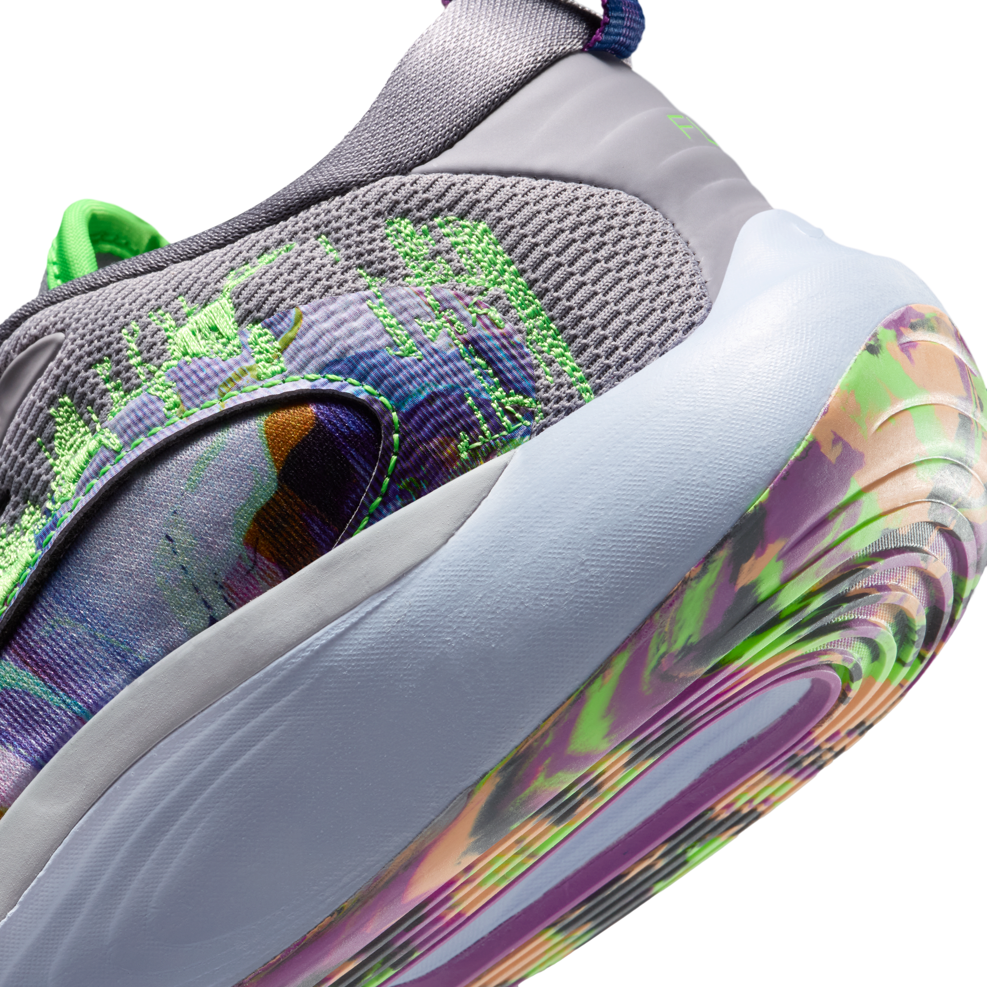 Nike IsoFly Big Kids' Basketball Shoes