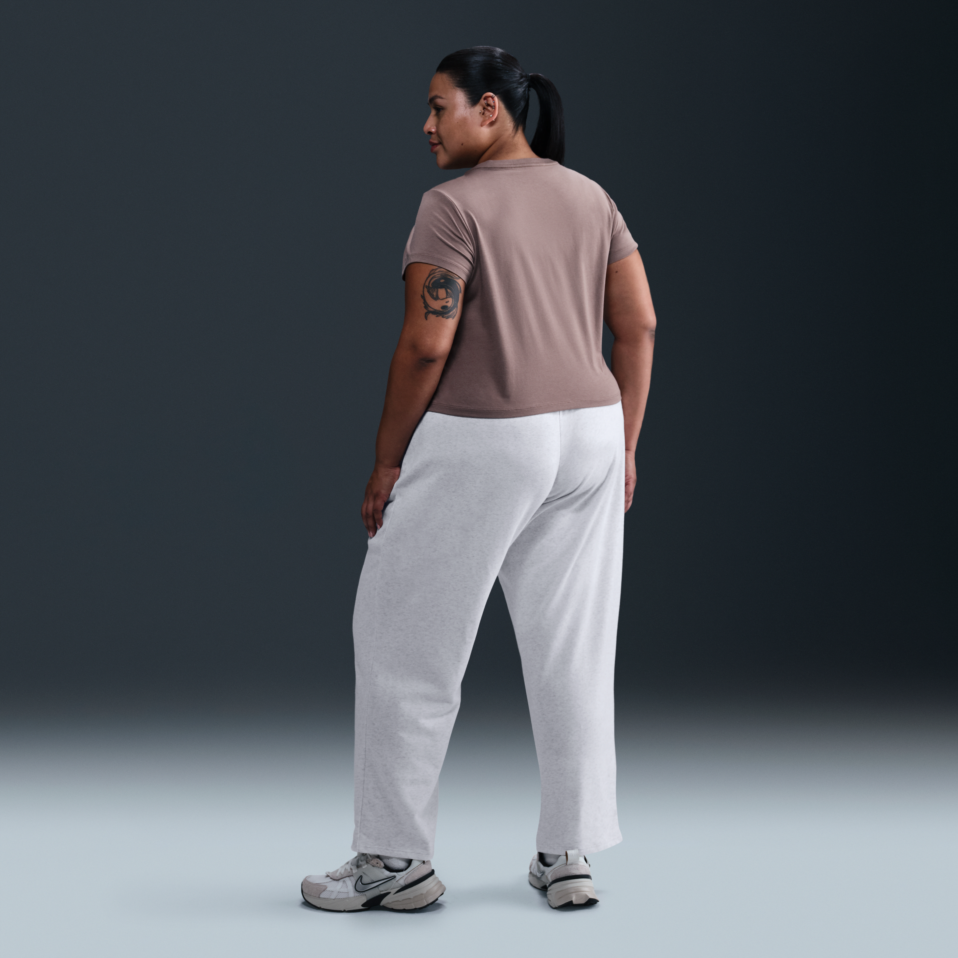 Nike Sportswear Chill Terry Women's Mid-Rise French Open-Hem Sweatpants