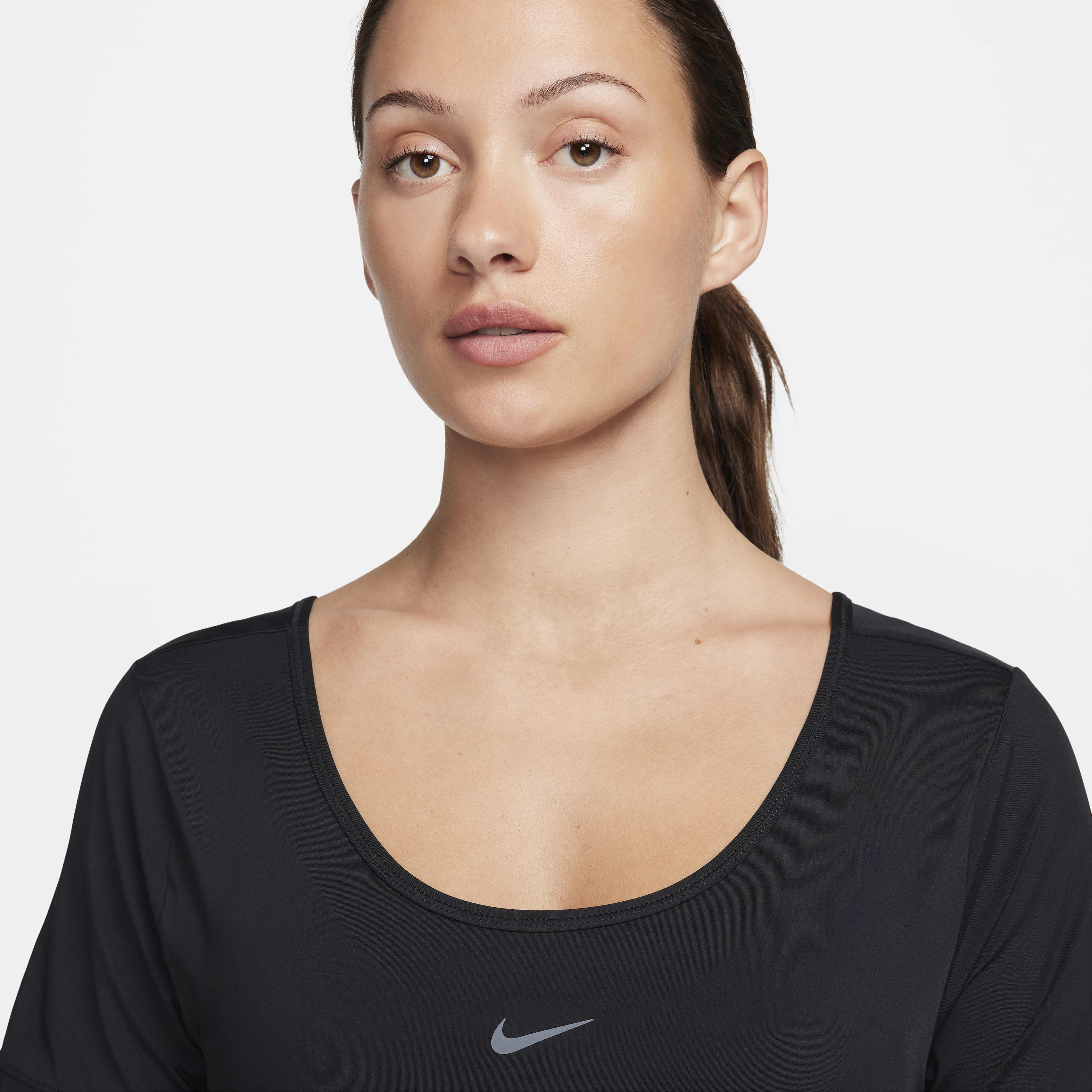 Nike One Classic Women's Dri-FIT Short-Sleeve Cropped Twist Top