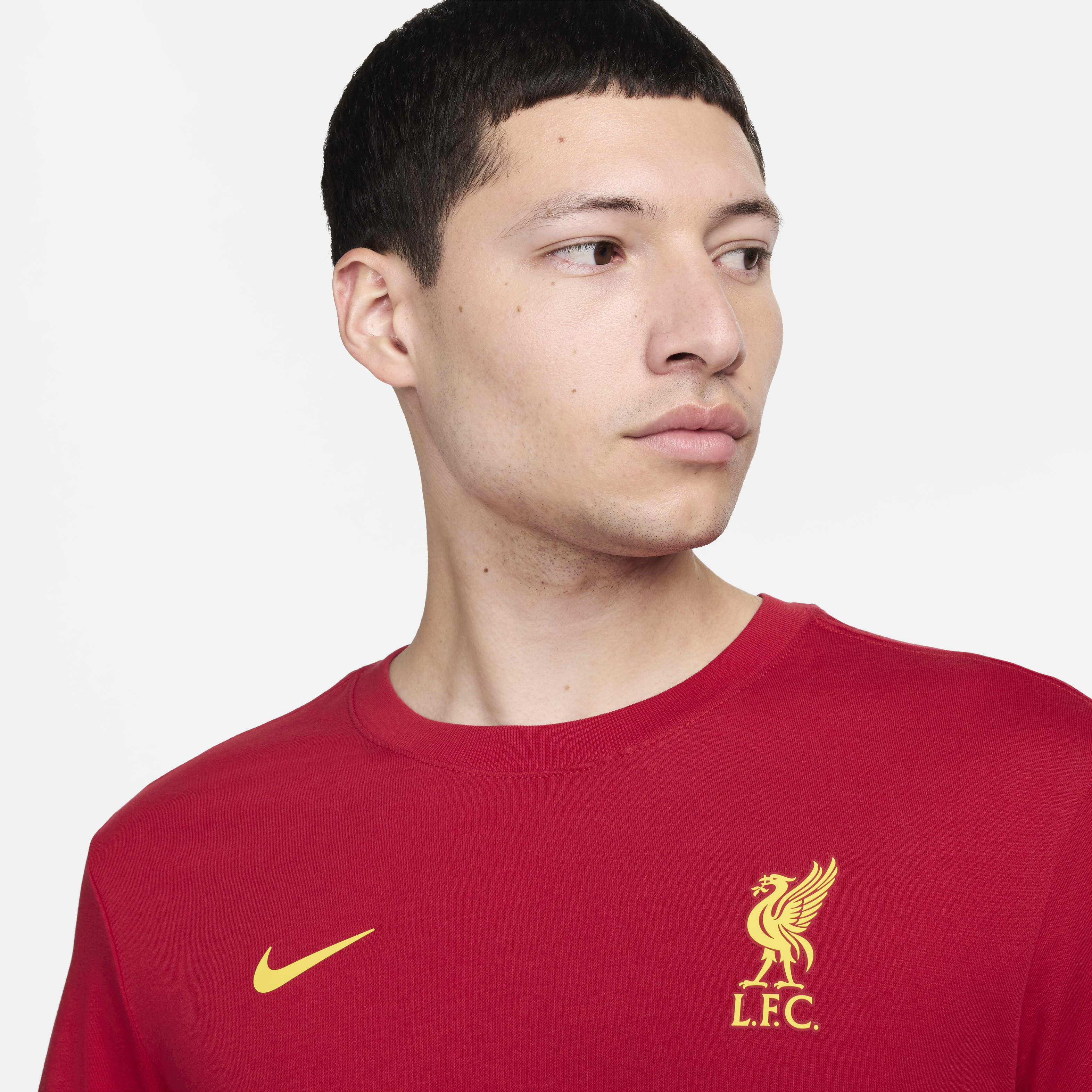 Liverpool FC Essential Men's Nike Soccer T-Shirt