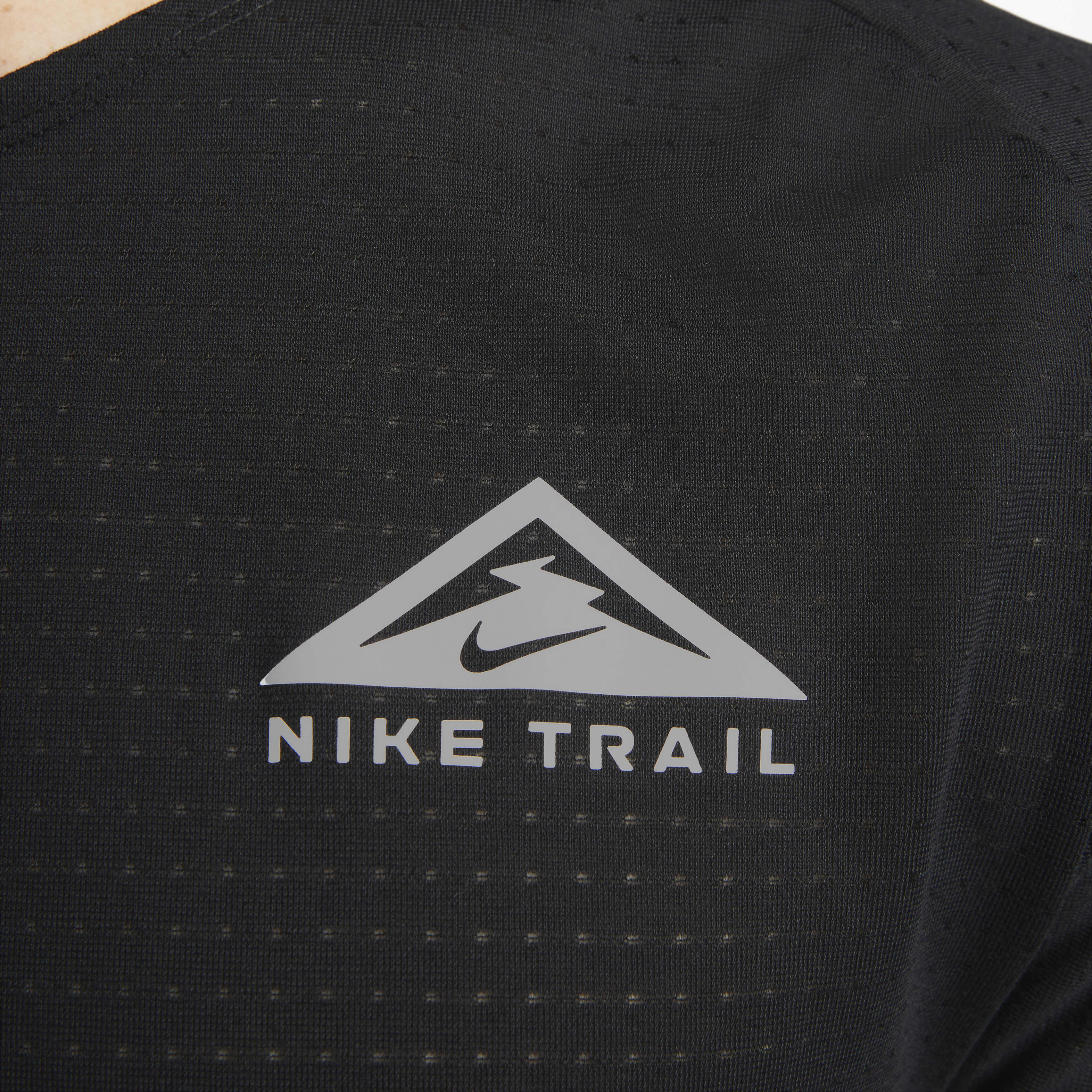 Nike Trail Solar Chase Men's Dri-FIT Short-Sleeve Running Top