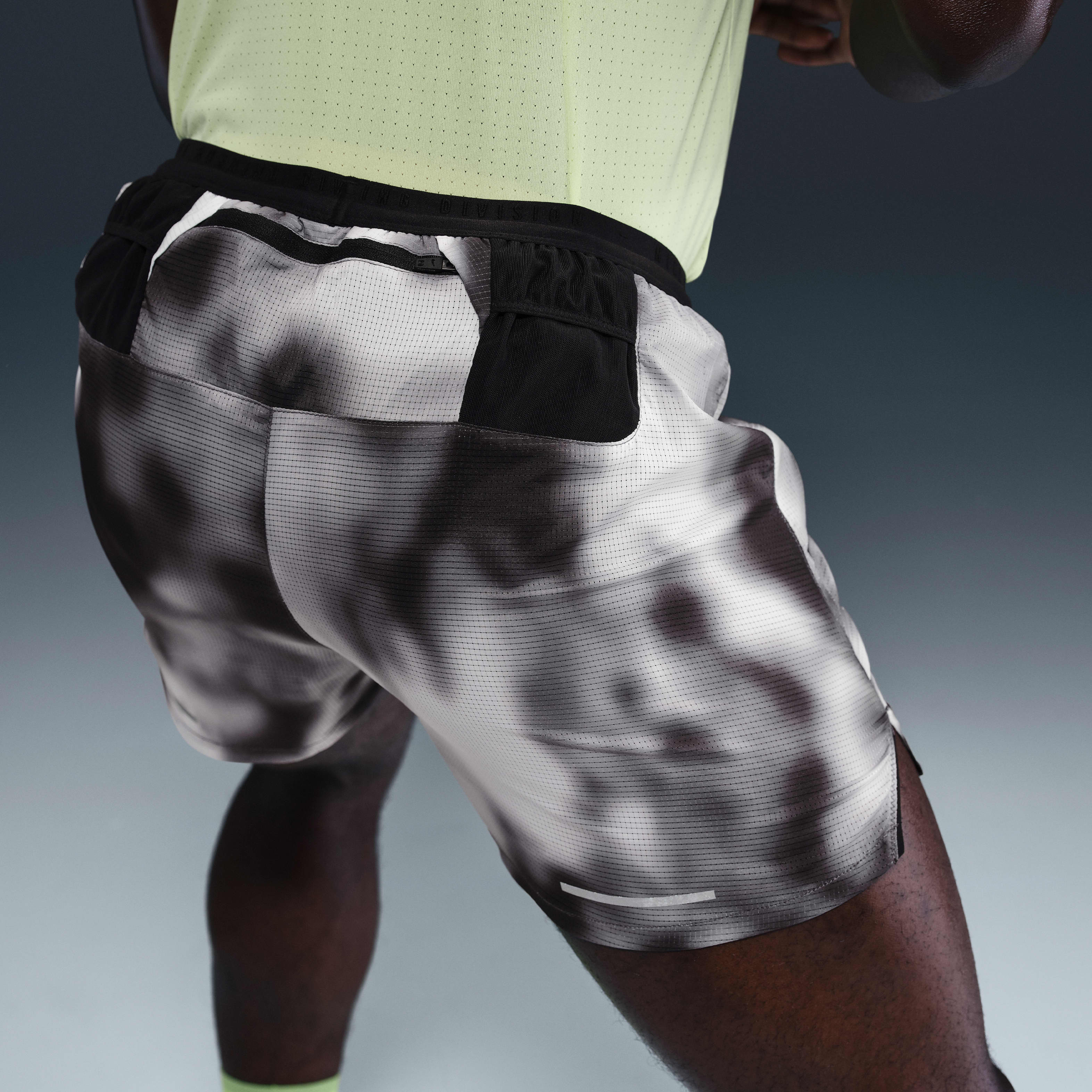 Nike Running Division Breathe Men's Dri-FIT ADV 4" Brief-Lined Shorts