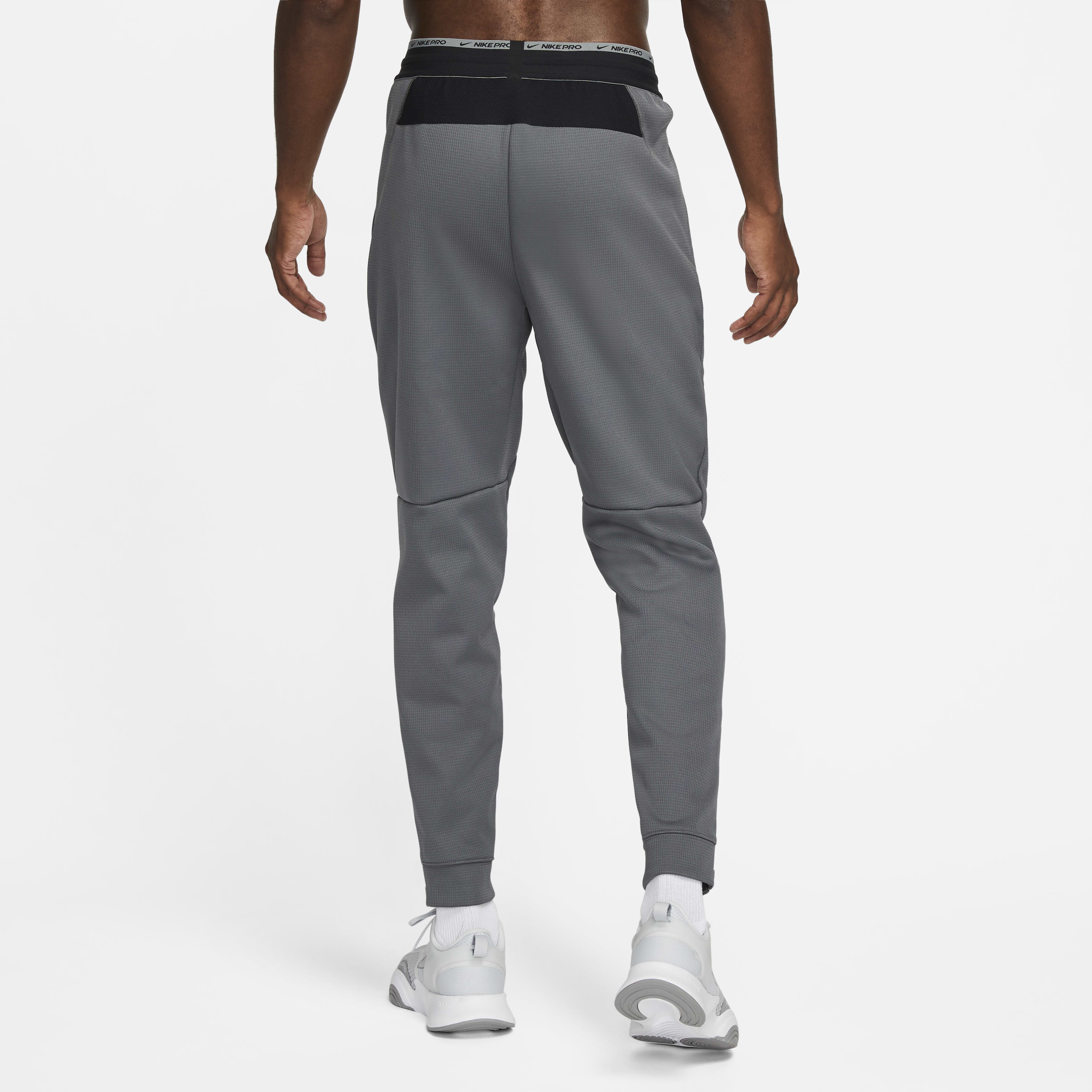 nike therma sphere trousers