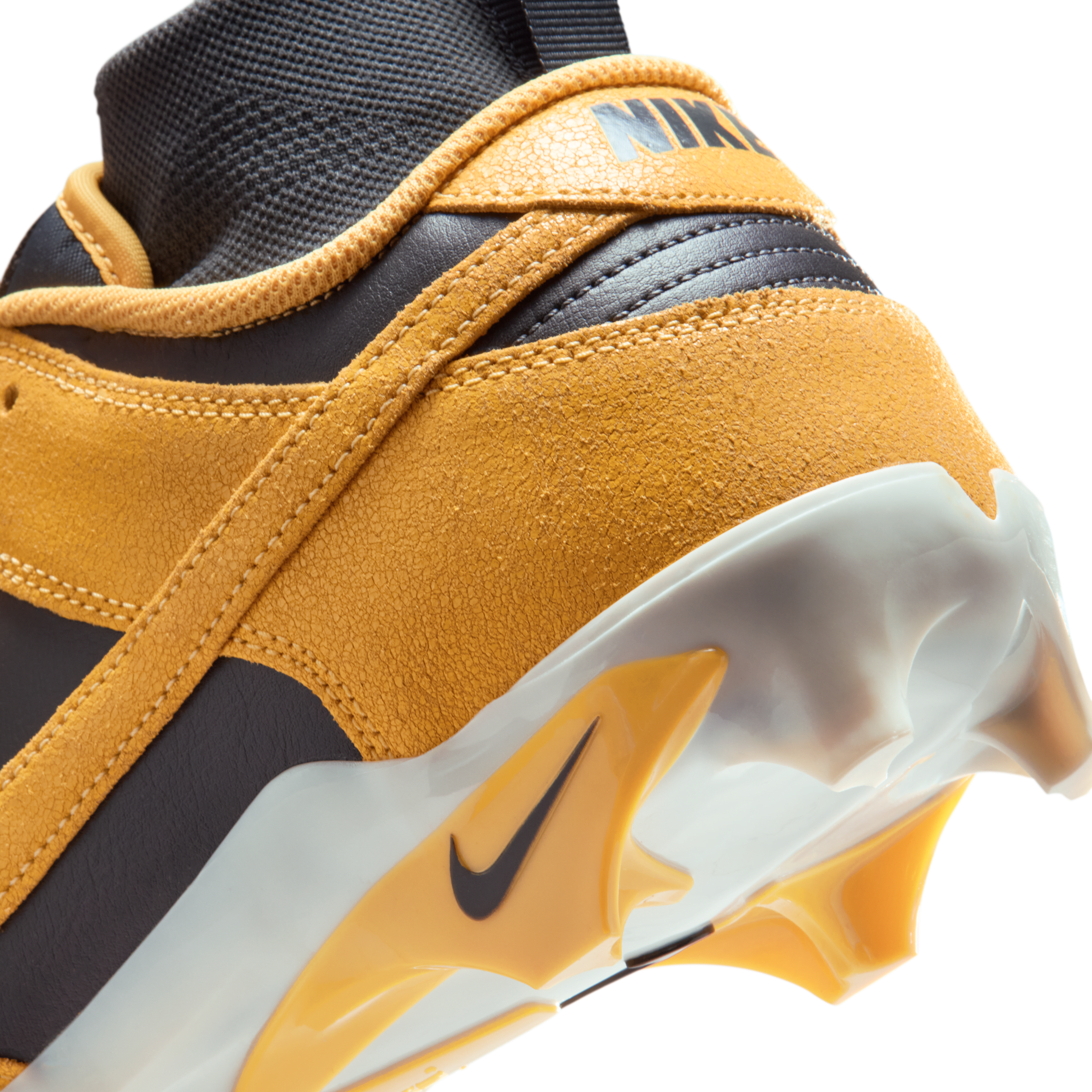 Nike Alpha Menace 4 Dunk SE Football Cleats