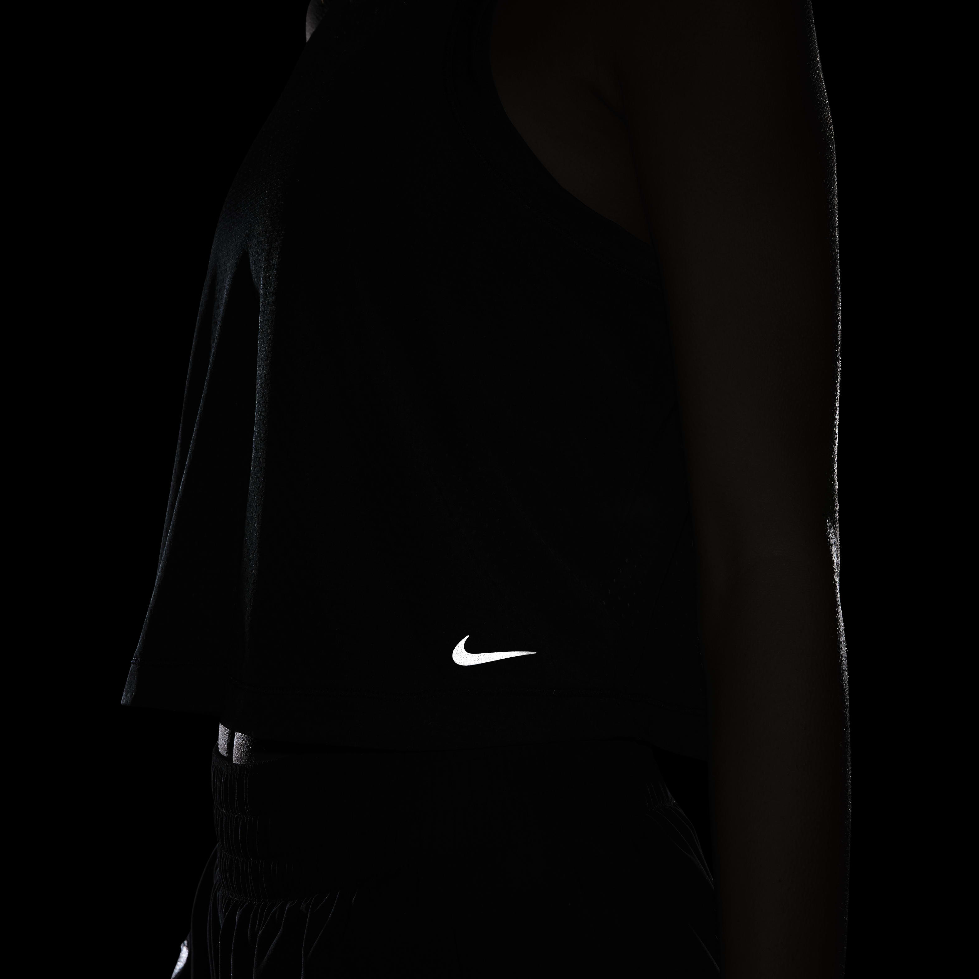 Nike One Classic Breathe Women's Dri-FIT Cropped Tank Top