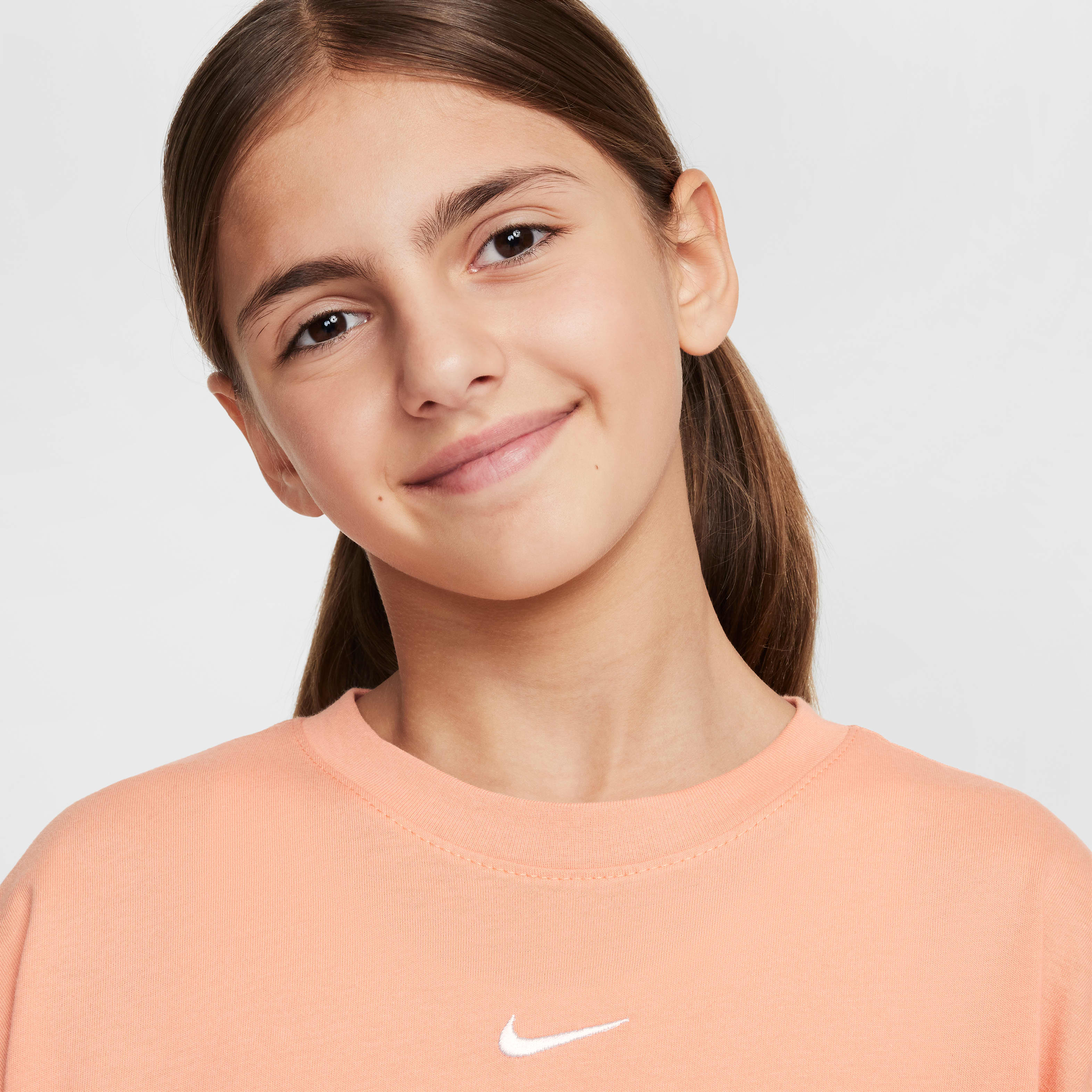 Nike Sportswear Essential Big Kids' (Girls') T-Shirt