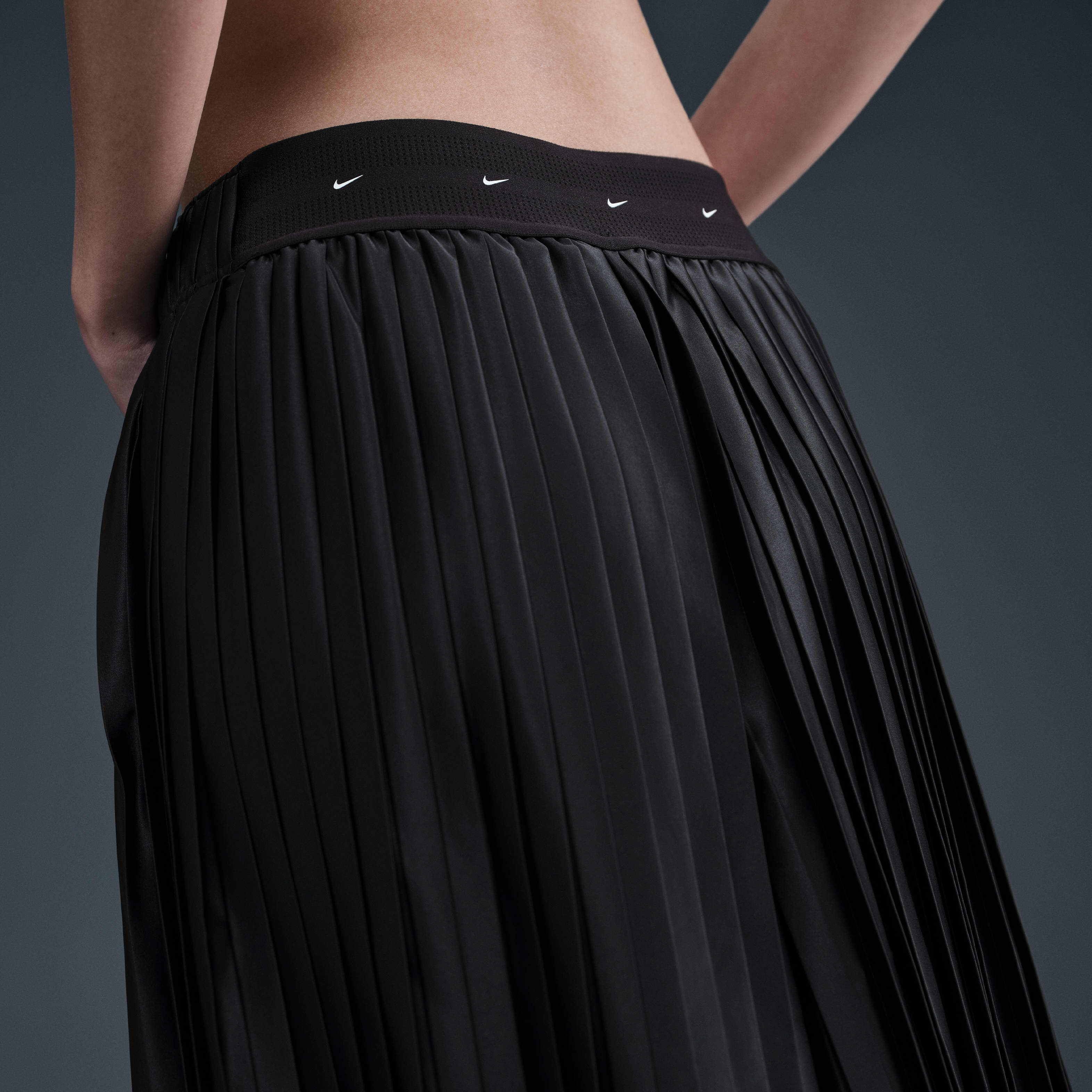 Nike Sportswear Collection Women's Mid-Rise Pleated Track Pants