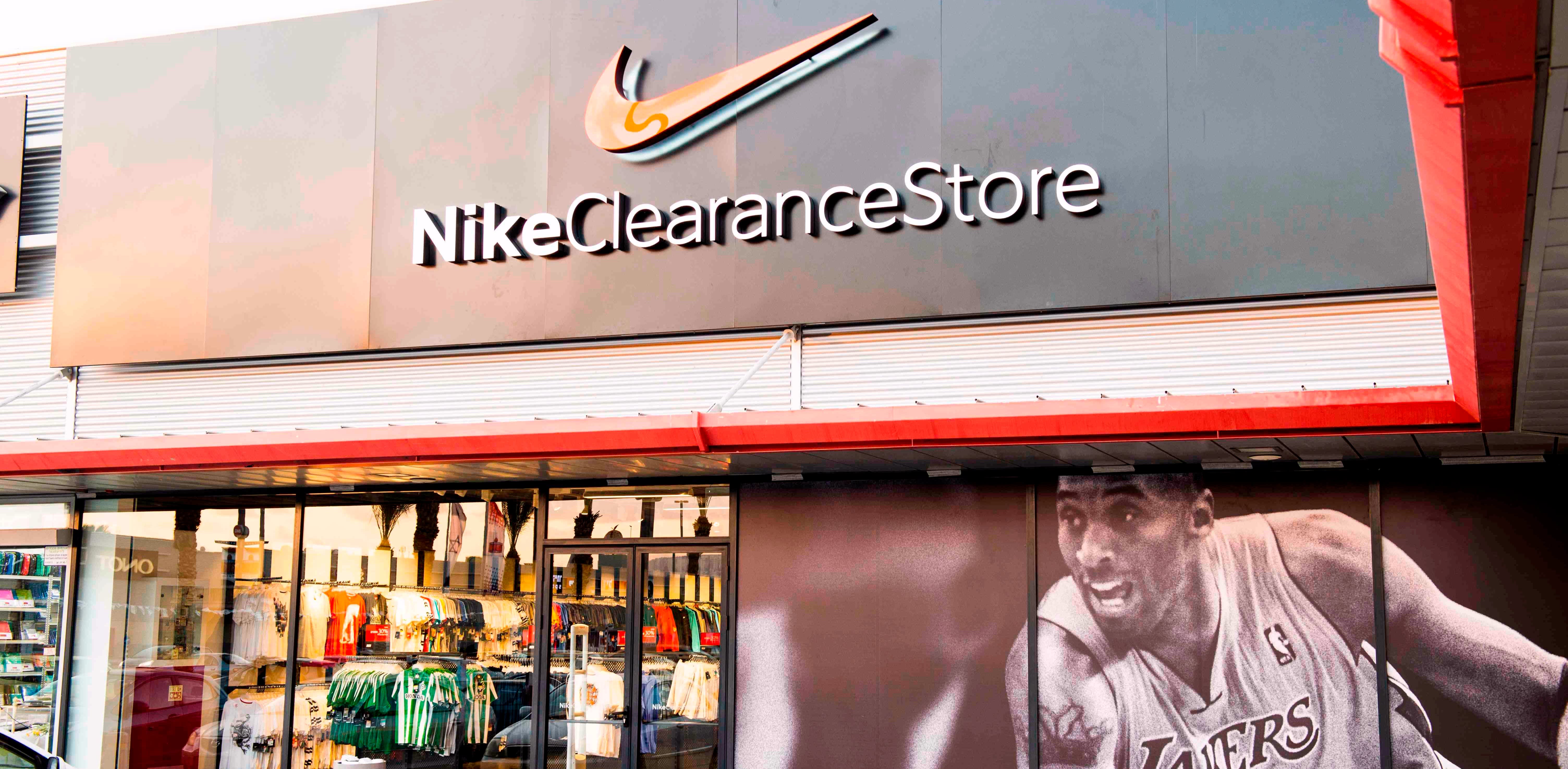 beneden Vermindering Gelijkwaardig Nike Clearance Store Krayot. Haifa, ISR. Nike.com