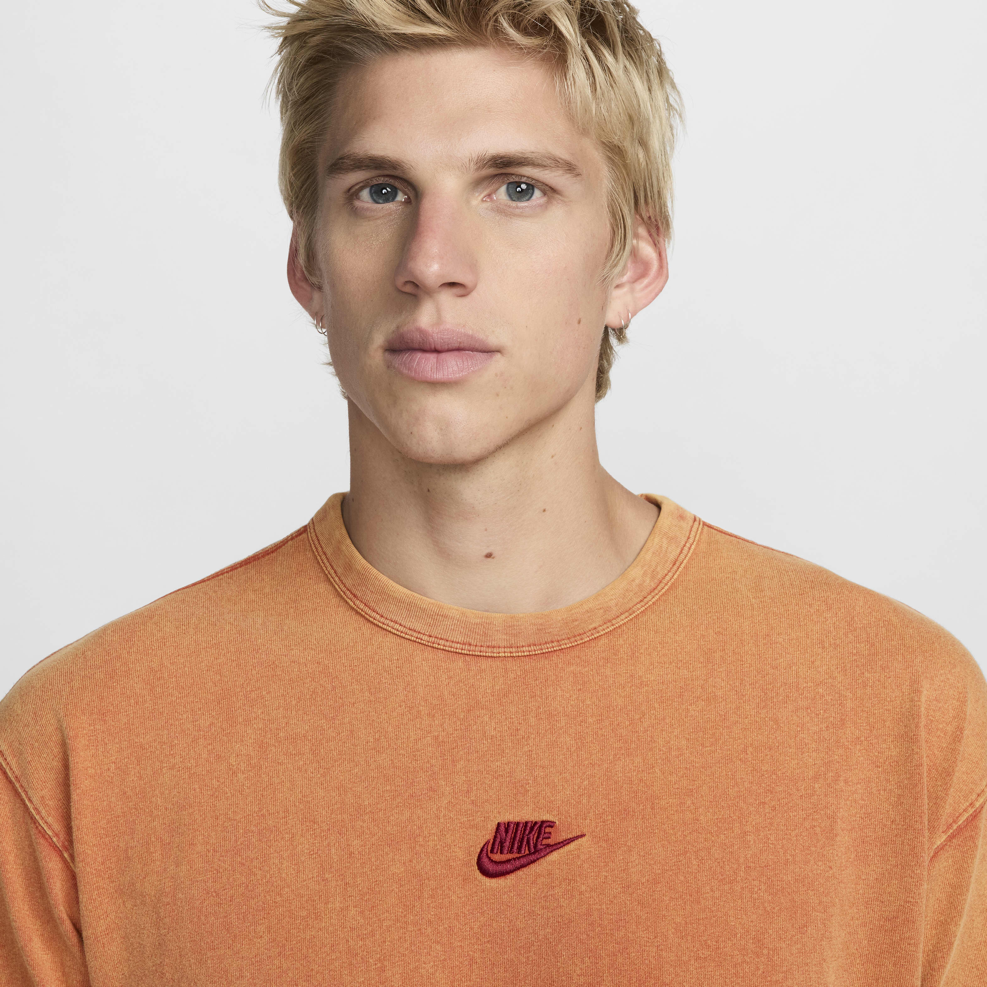 Nike Sportswear Premium Essentials Men's T-Shirt