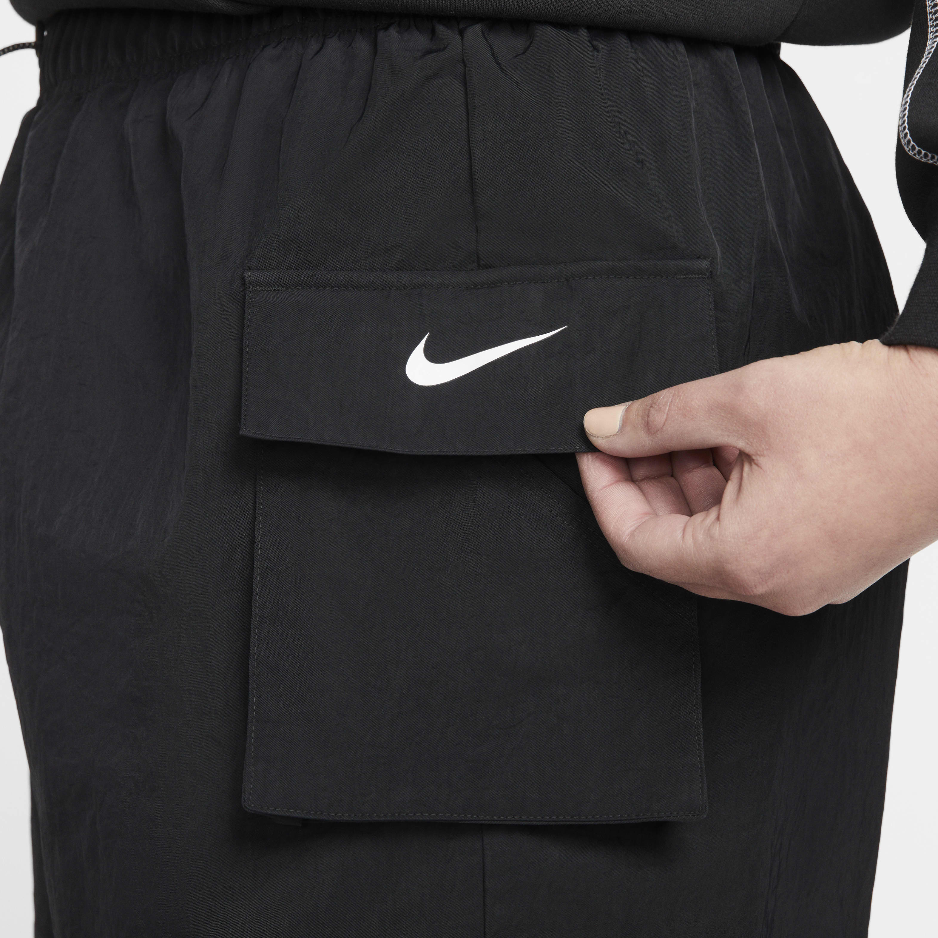 Nike Sportswear Women's Woven High-Rise Shorts (Plus Size)