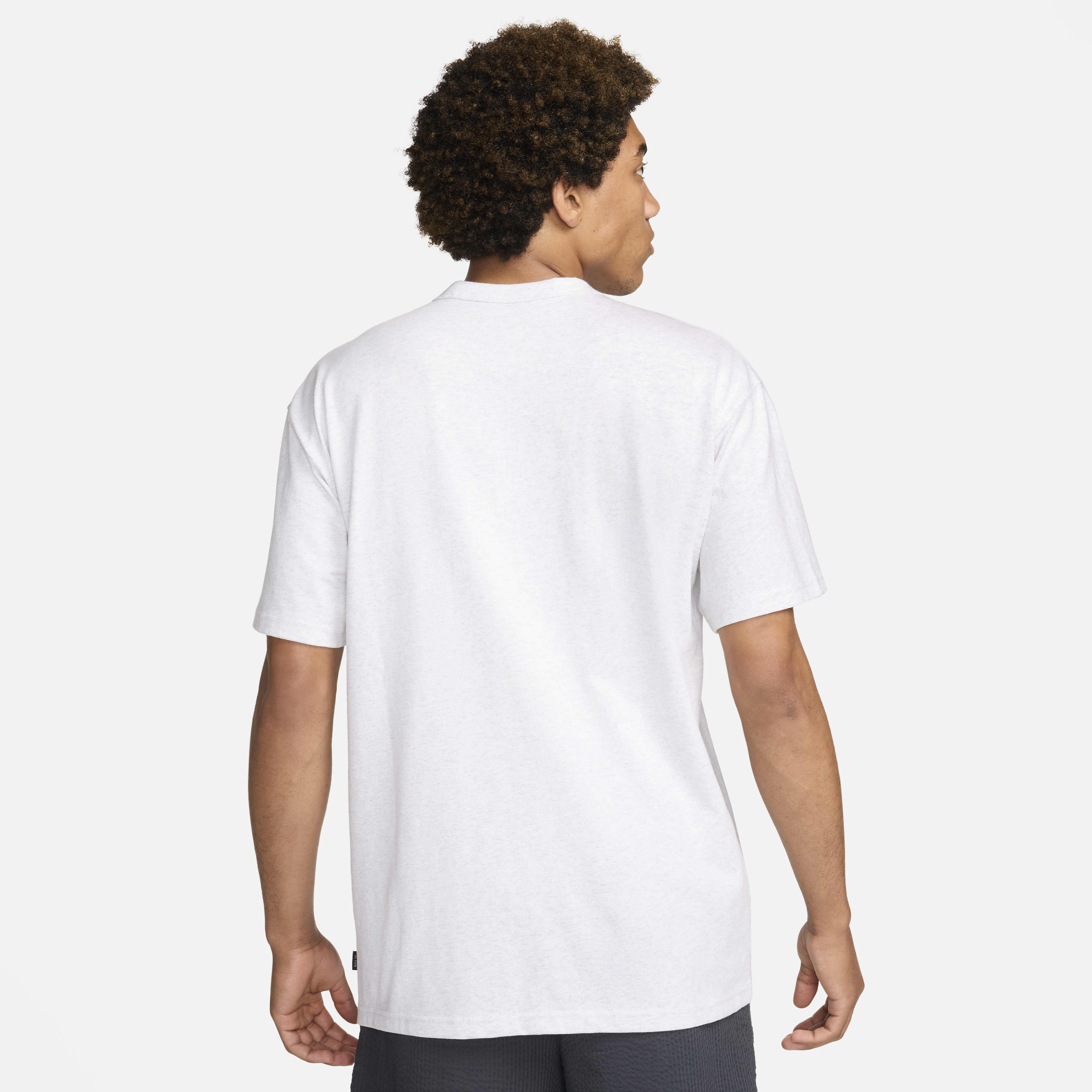 Nike Sportswear Premium Essentials Men's Pocket T-Shirt