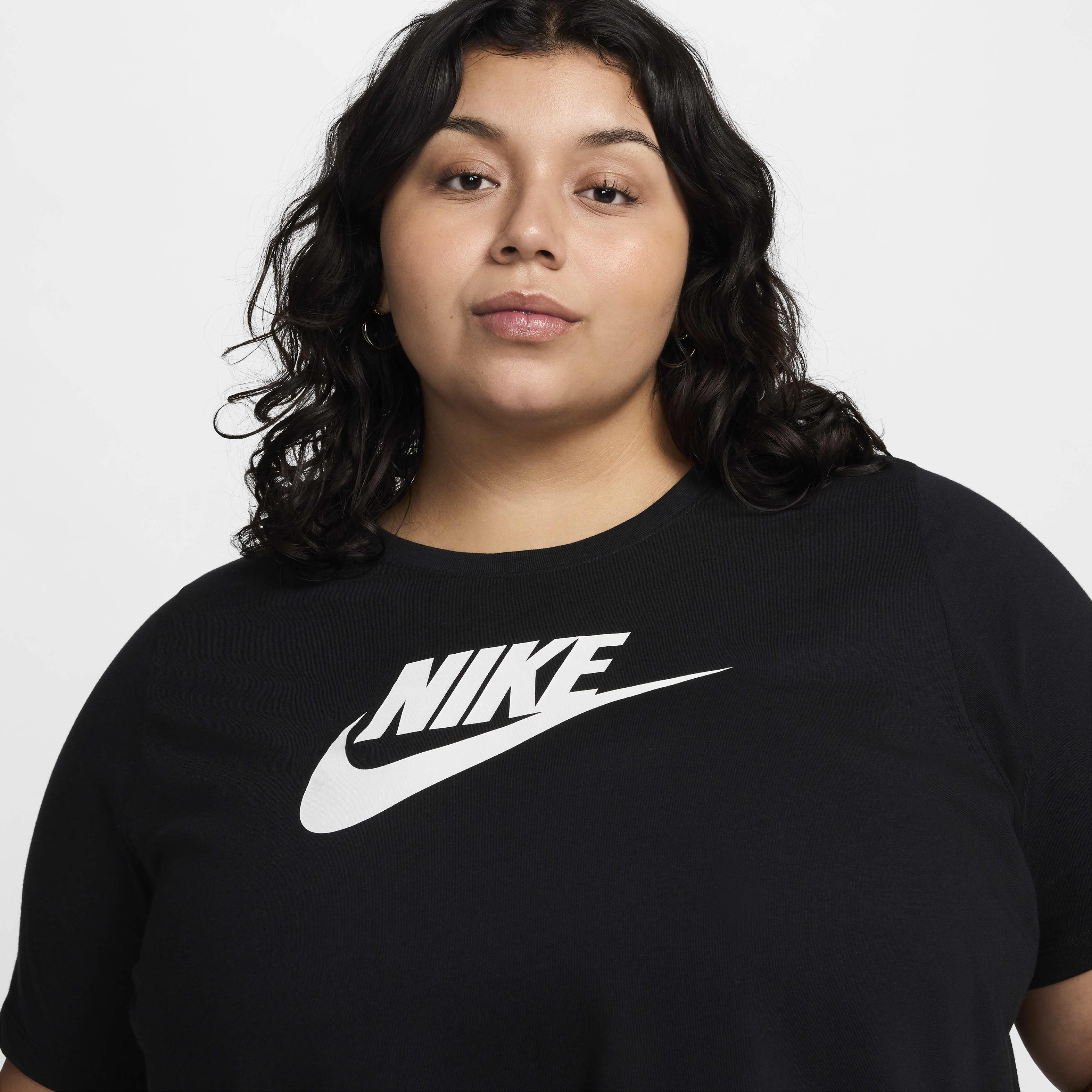 Nike Sportswear Essential Women's Cropped Logo T-Shirt (Plus Size)