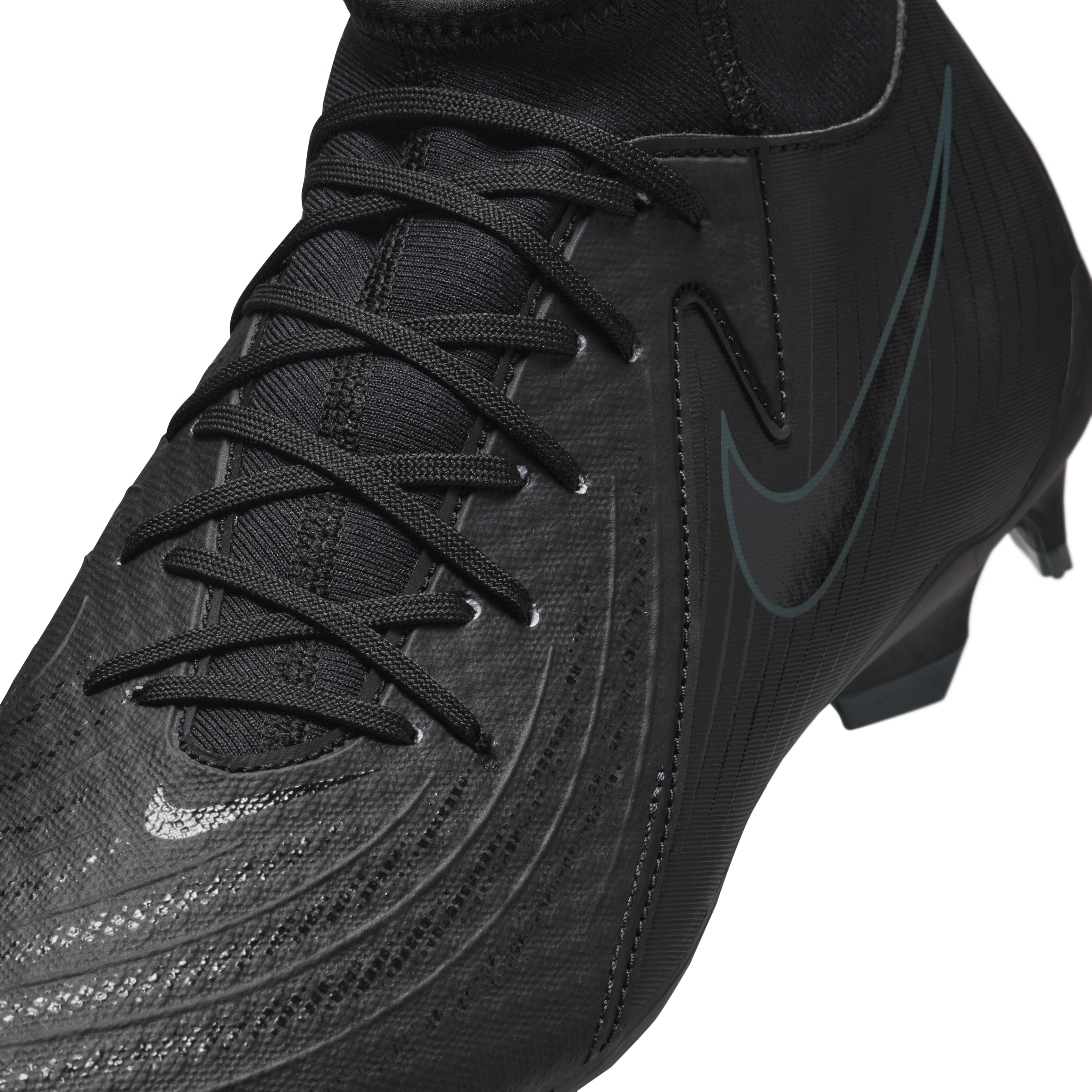 Nike Phantom Luna 2 Academy AG High-Top Soccer Cleats