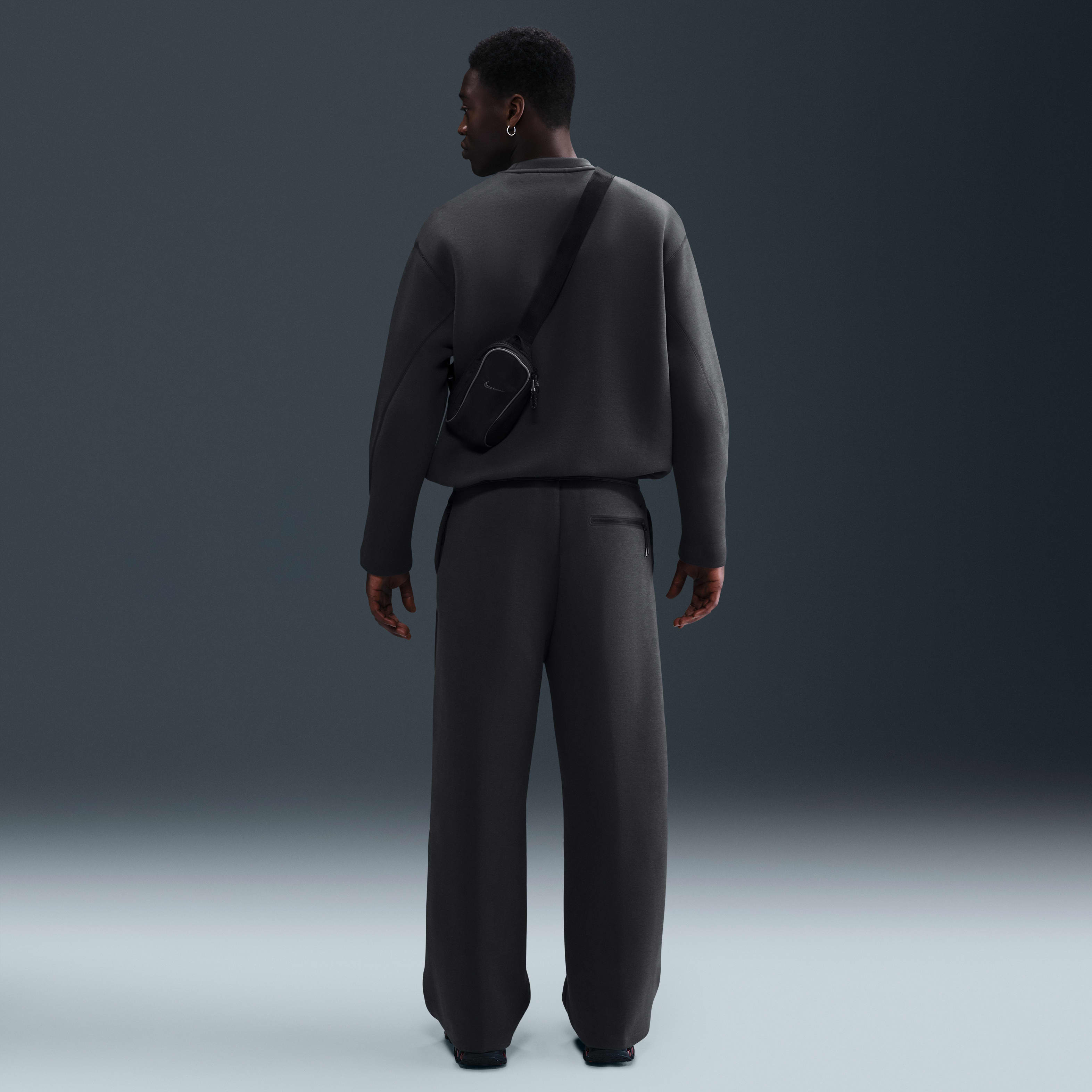 Nike Tech Men's Fleece Loose-Fit Open Hem Pants