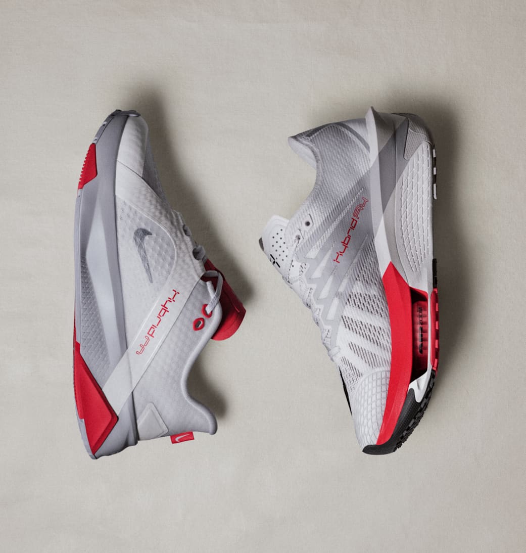 ร้านค้าอย่างเป็นทางการของ Nike, คู่หนึ่งไว้ลุยงานคู่หนึ่งไว้คว้าชัย