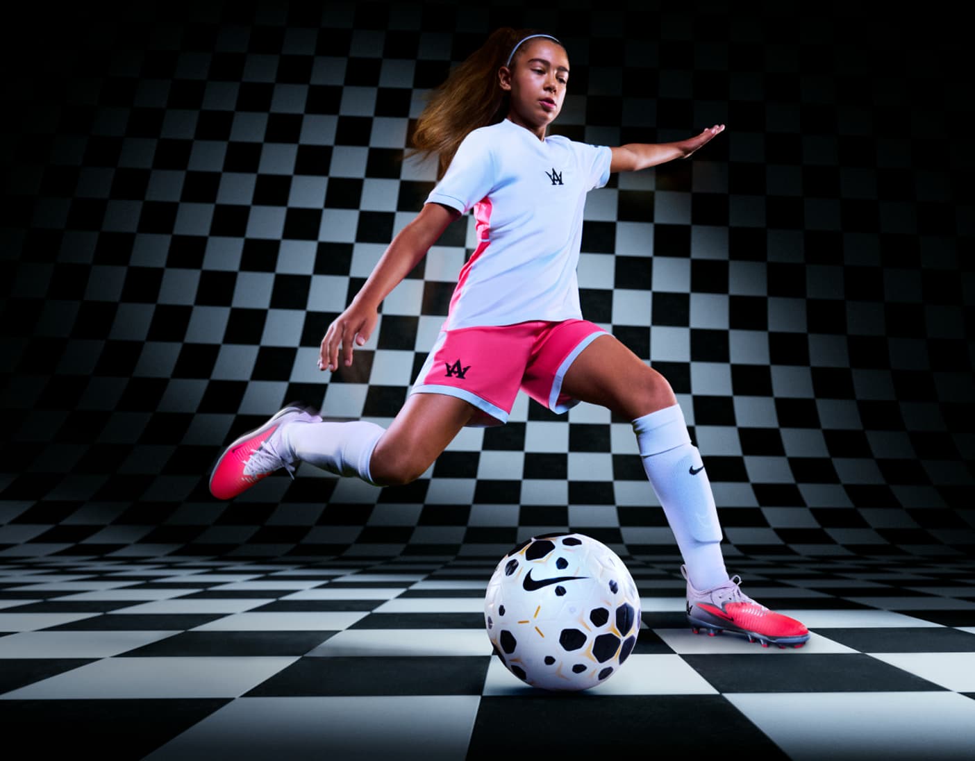 Nike Teens: deine Anlaufstelle für aktuelle Mode, Inspiration und echte Gefühle 