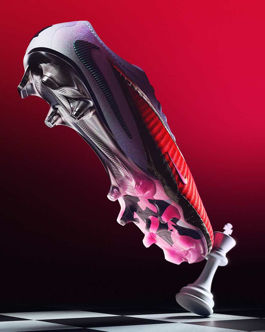 Introducing the Alexia Putellas Player Edition Phantom 6: A Football Boot Fit for "The Queen"