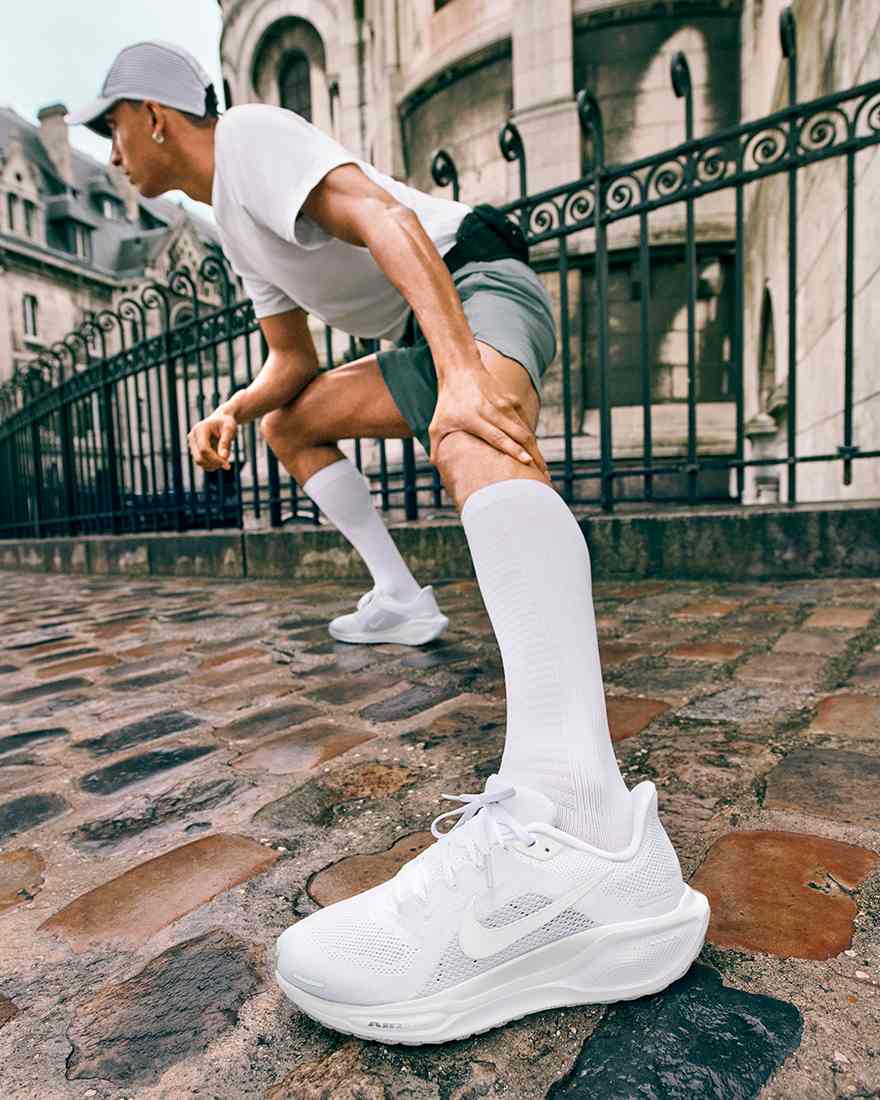 What Shoes Are Best for Long-Distance Running?