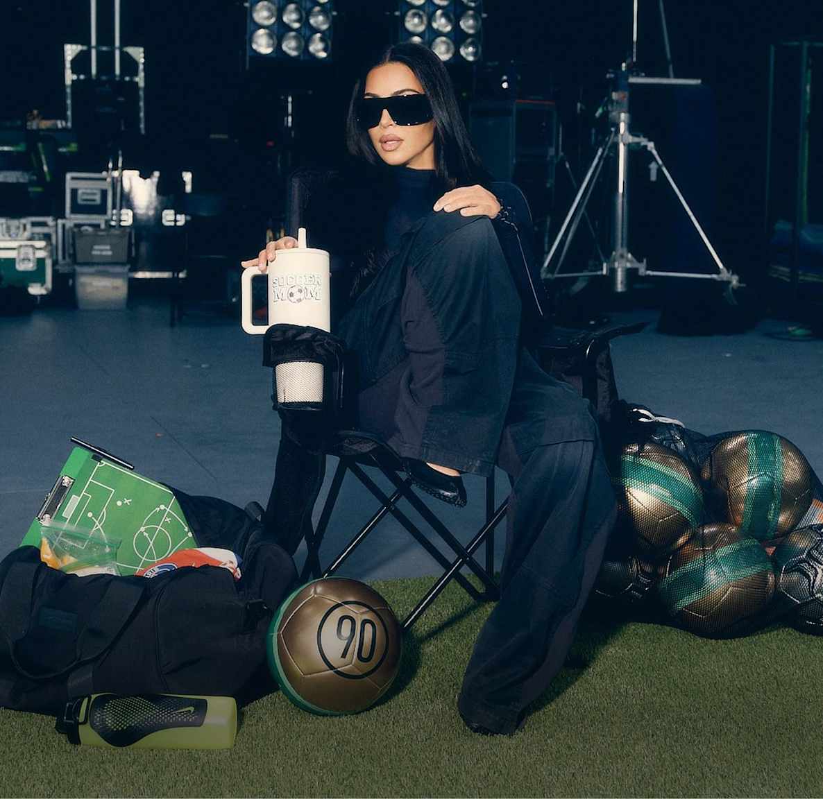 Chaussures, Vêtements et Accessoires pour Femme, Le Nouvel Uniforme des Lignes de Touche Stylées
