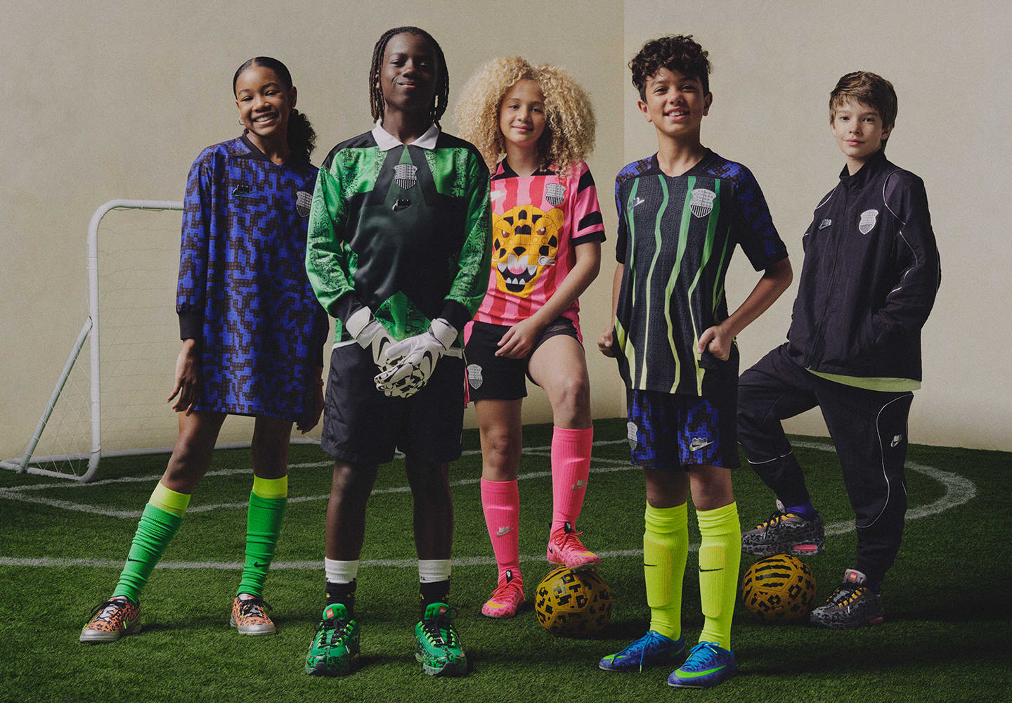 Sitio web oficial de Nike, Colección Nike Futbol x LEGO®