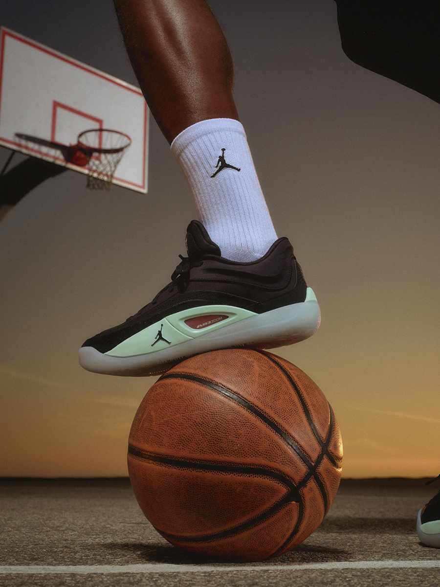 Spring into action swiftly and seamlessly with the Zion 4 from Jordan Brand 