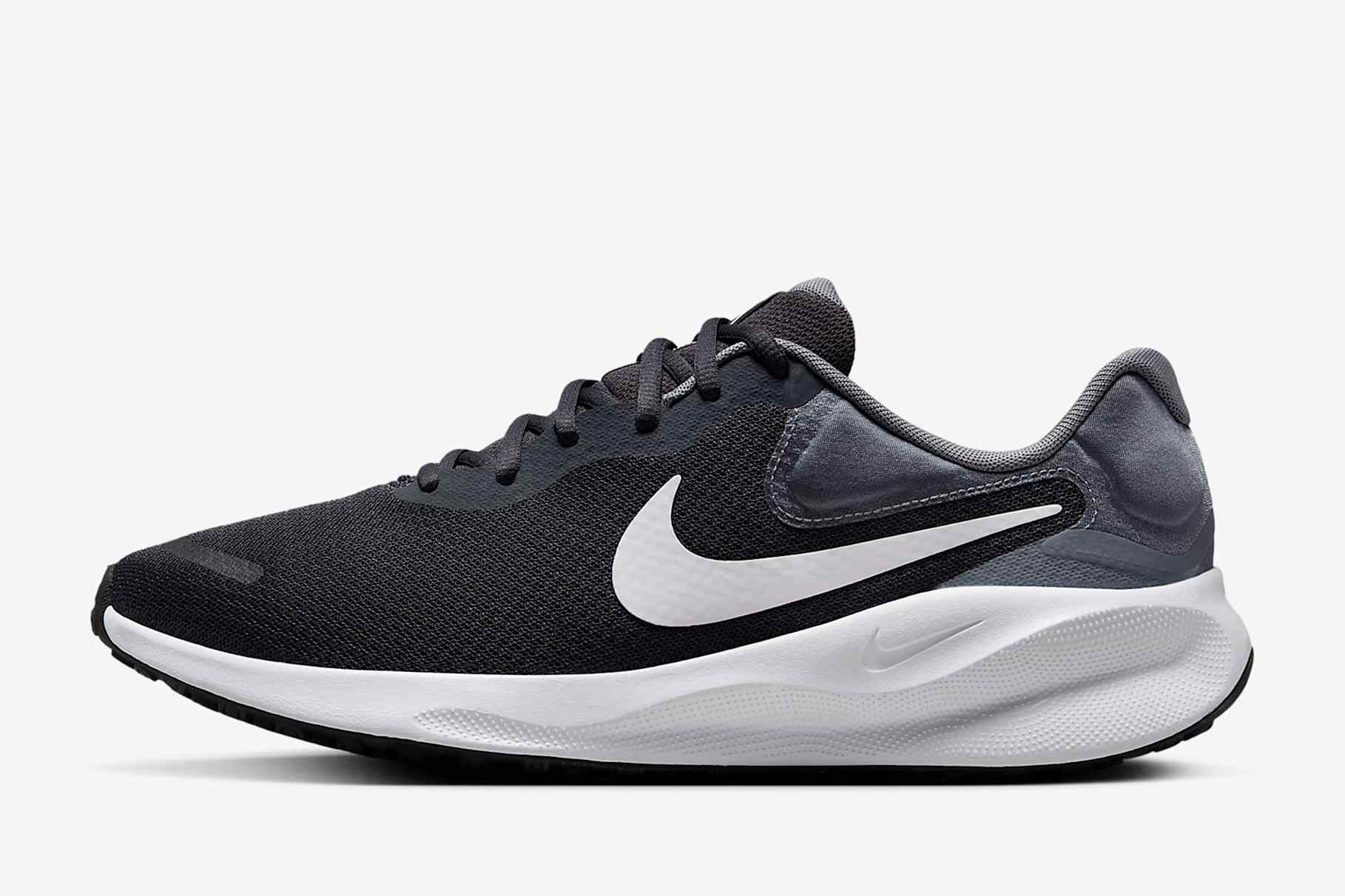 The best Nike shoes for nurses and healthcare workers 