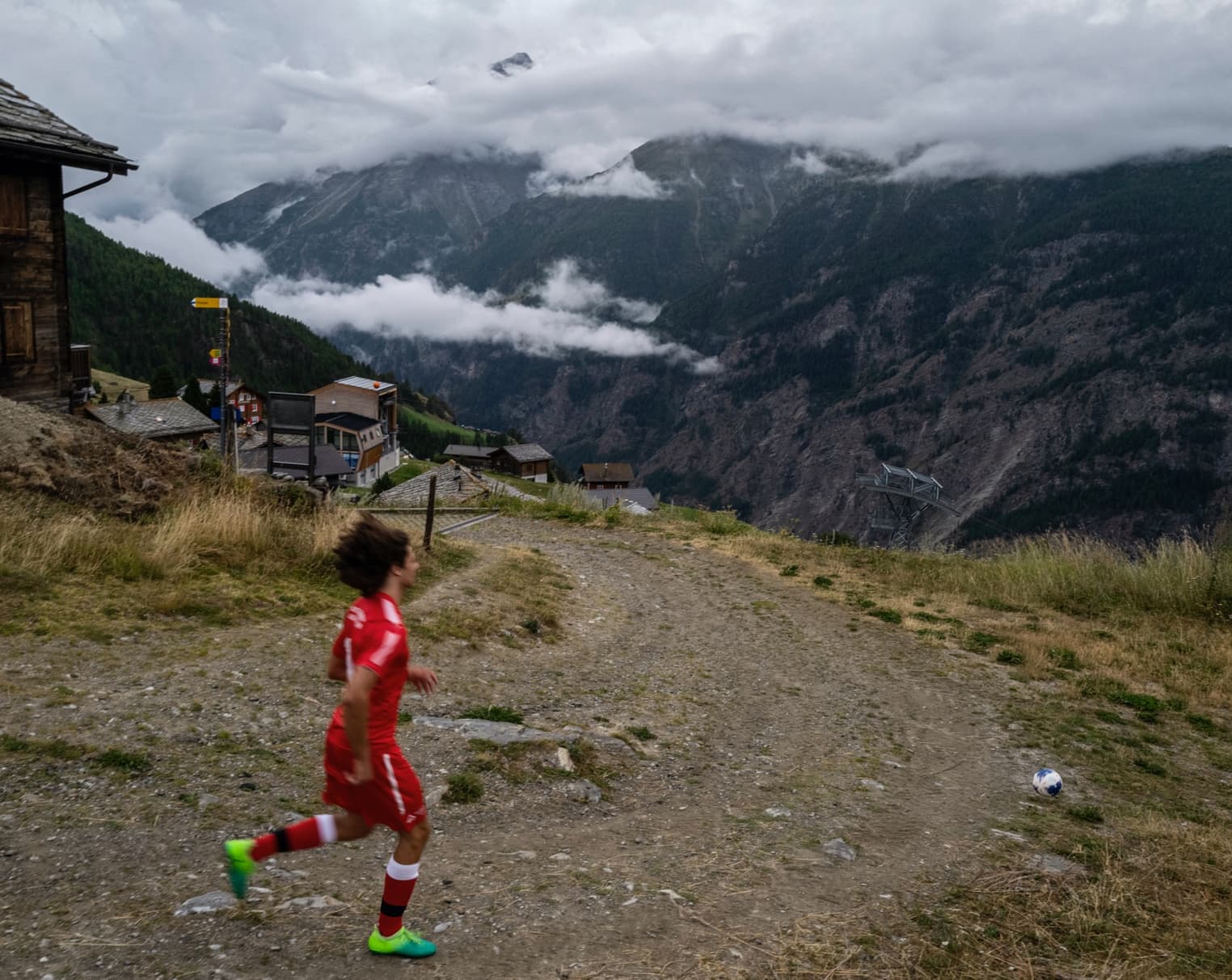İsviçre Alplerinde En Üst Düzeyde Futbol Oyna