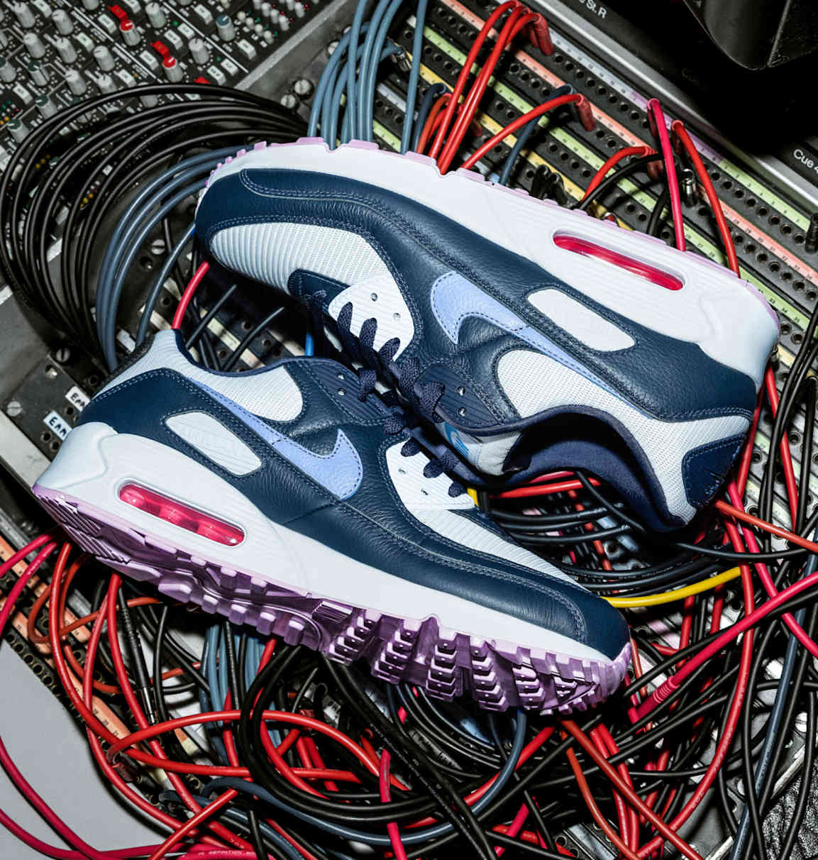 Léon Marchand Air Max | Nike By You | Nike, Pool Blues