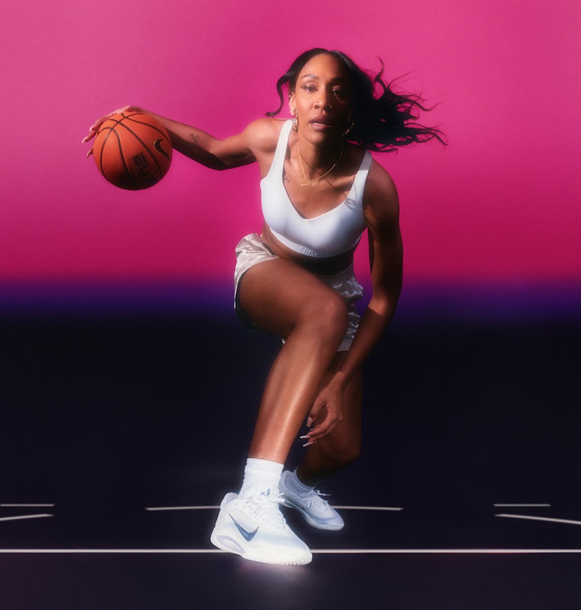 Nike 女鞋、服裝與配件