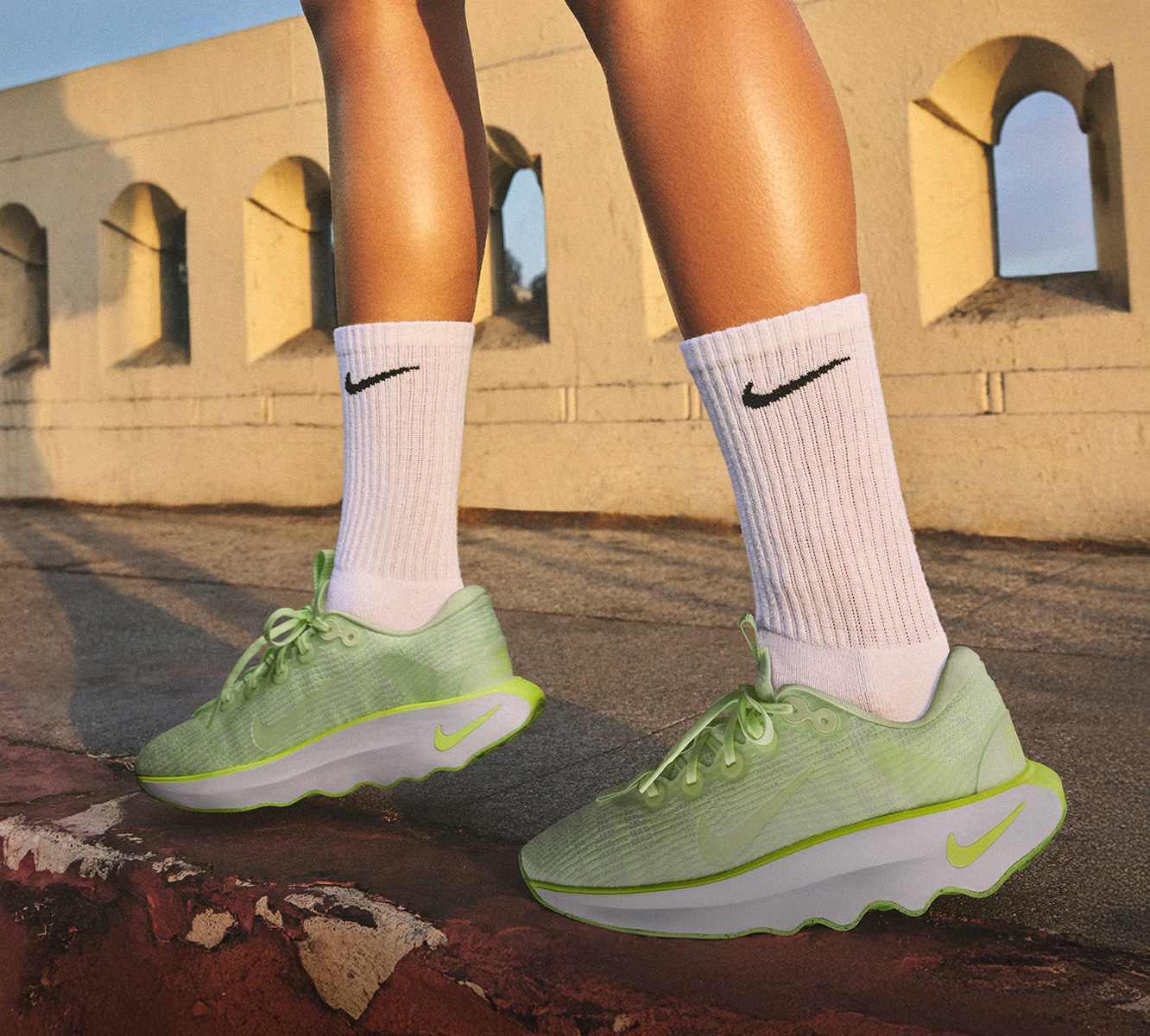Nike Well Collective, 운동, 신발, 의류, 장비